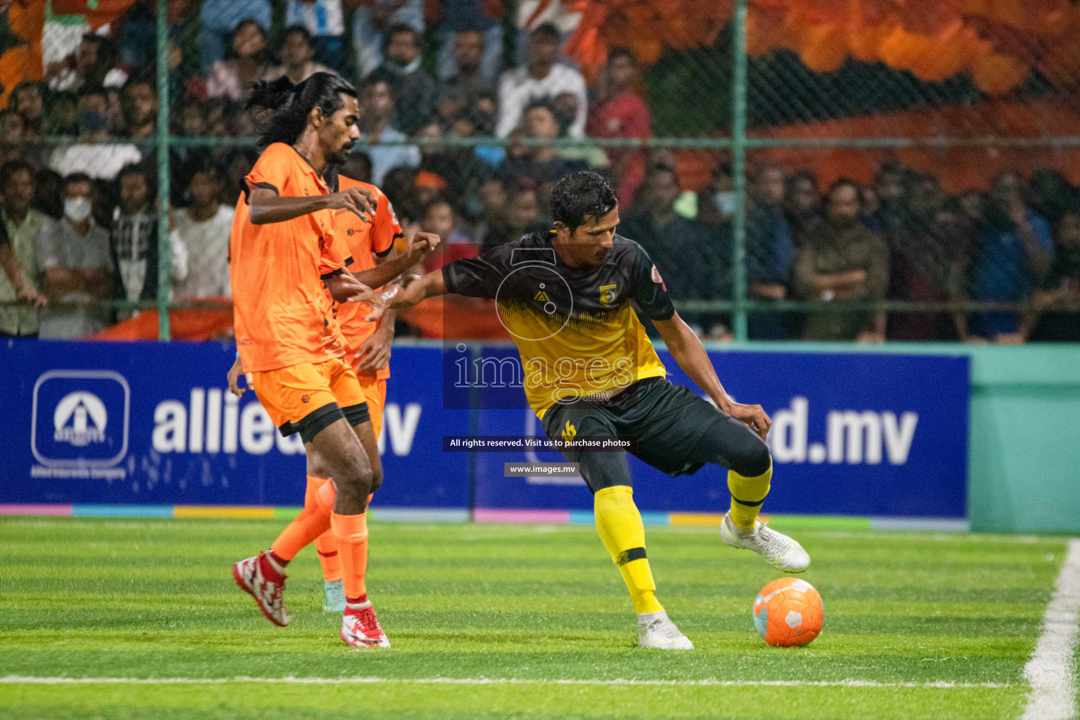 RRC Vs FSM in the Semi Finals of Club Maldives 2021 held in Hulhumale, Maldives on 19 December 2021. Photos: Shuu Abdul Sattar / images.mv