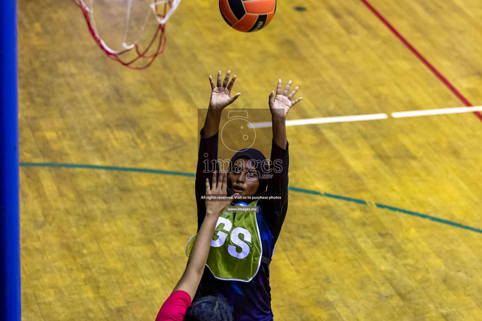 Lorenzo Sports Club vs Youth United Sports Club in the Milo National Netball Tournament 2022 on 20 July 2022, held in Social Center, Male', Maldives. Photographer: Hassan Simah / Images.mv