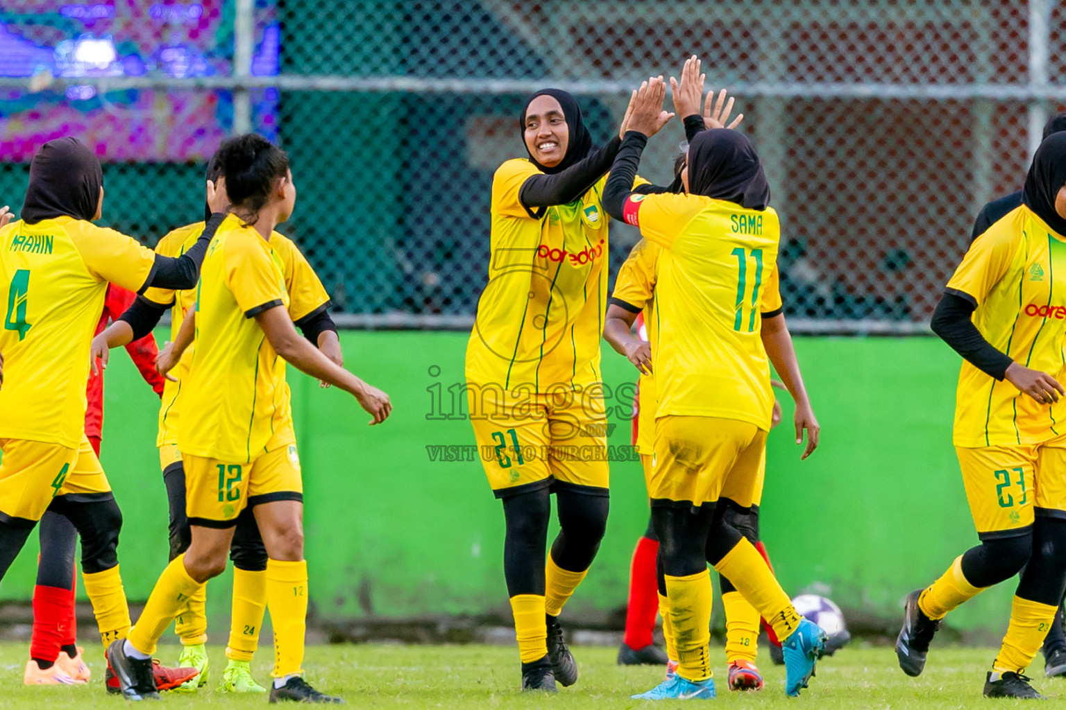 Biss Buru Sports Club vs Maziya Sports  in FAM Women’s League 2025 held in Henveiru Football ground, Male', Maldives on Wednesday, 3rd December 2025. Photos: Nausham Waheed / Images.mv