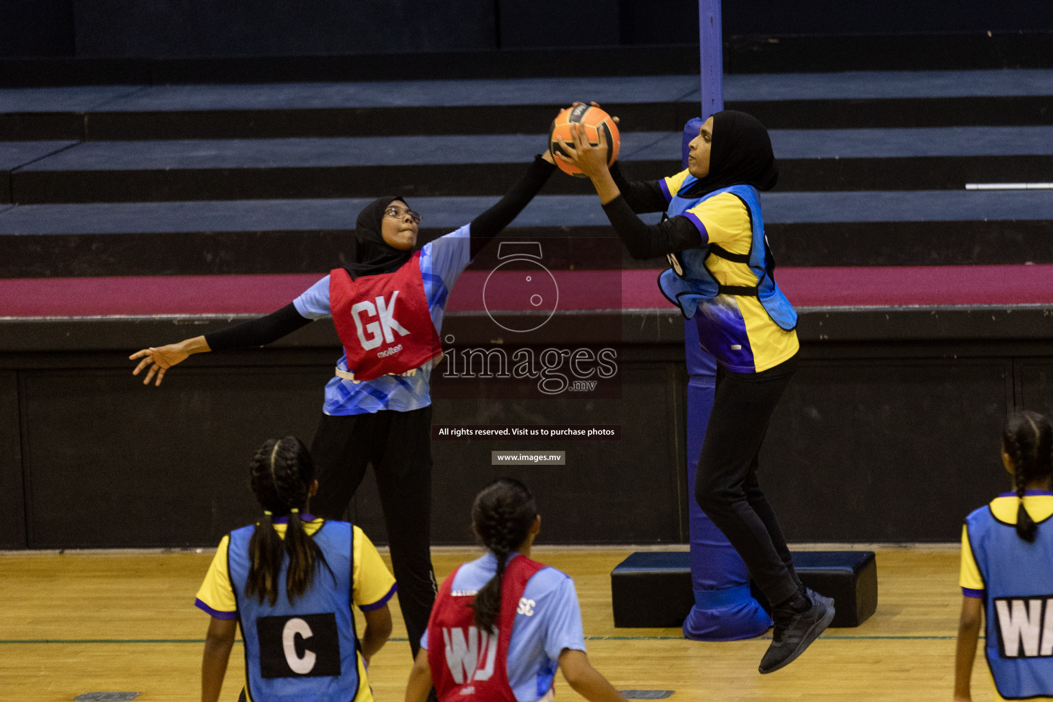 Kulhudhuffushi Y & R.C vs Mahibadhoo SC in the Milo National Netball Tournament 2022 on 18 July 2022, held in Social Center, Male', Maldives. Photographer: Shuu / Images.mv