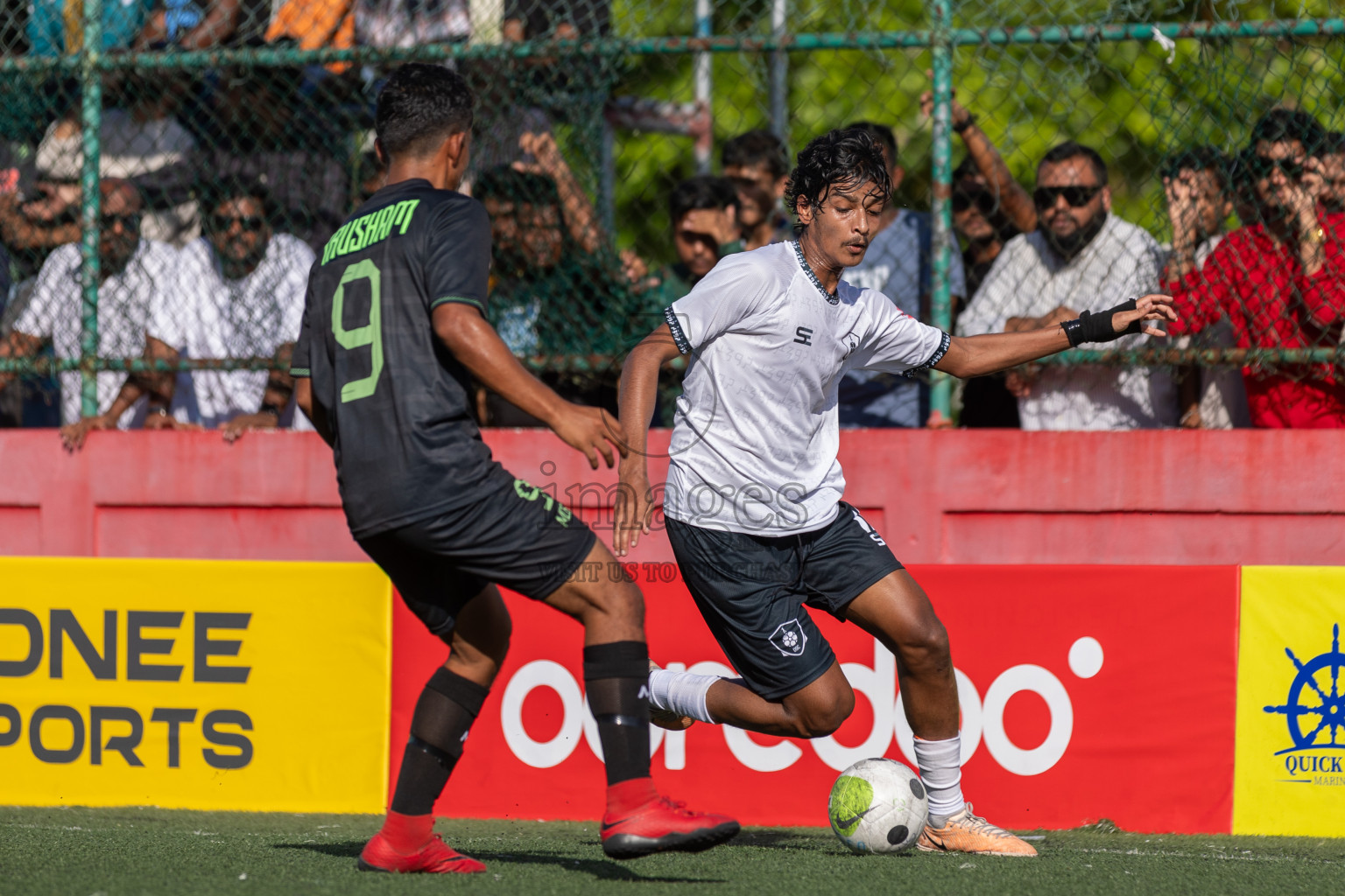 R Maduvvari vs R Dhuvaafaru in Day 5 of Golden Futsal Challenge 2024 was held on Friday, 19th January 2024, in Hulhumale', Maldives Photos: Mohamed Mahfooz Moosa / images.mv