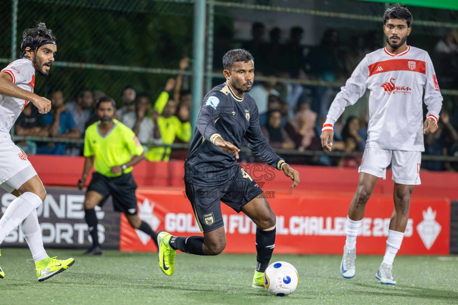 HA Muraidhoo vs HA Dhidhdhoo in Day 1 of Golden Futsal Challenge 2025 on Sunday, 5th January 2025, in Hulhumale', Maldives
Photos: Ismail Thoriq / images.mv