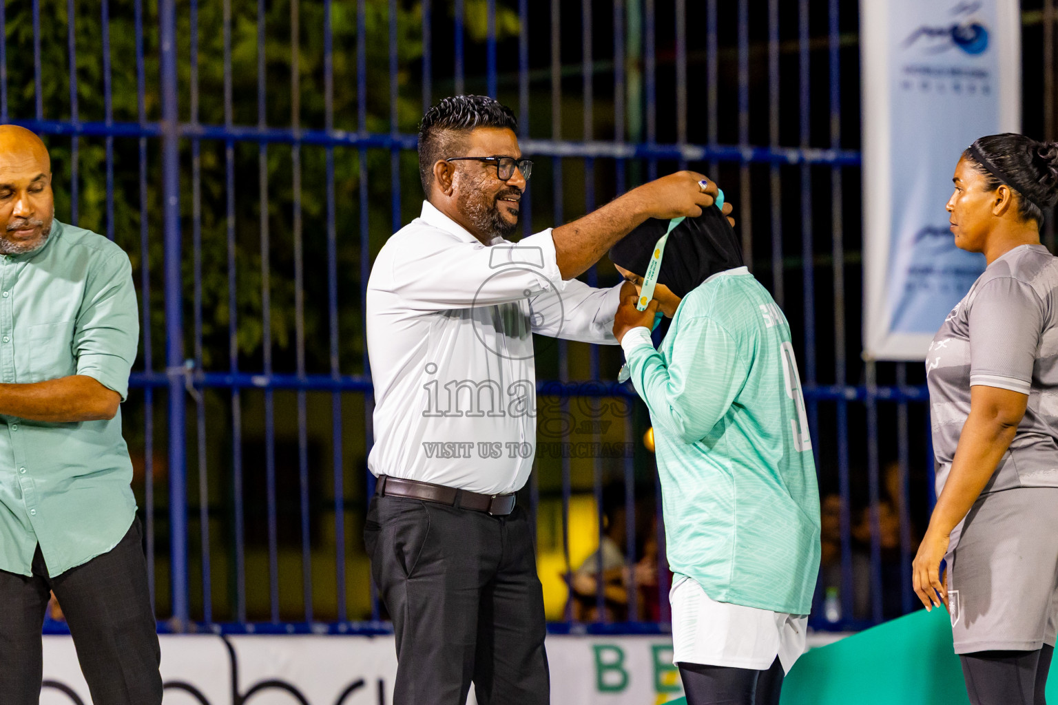 Closing Ceremony of Better in Baa Futsal Fiesta 2025 held in B. Eydhafushi, Maldives on Monday, 17th November 2025. Photos: Nausham Waheed / images.mv