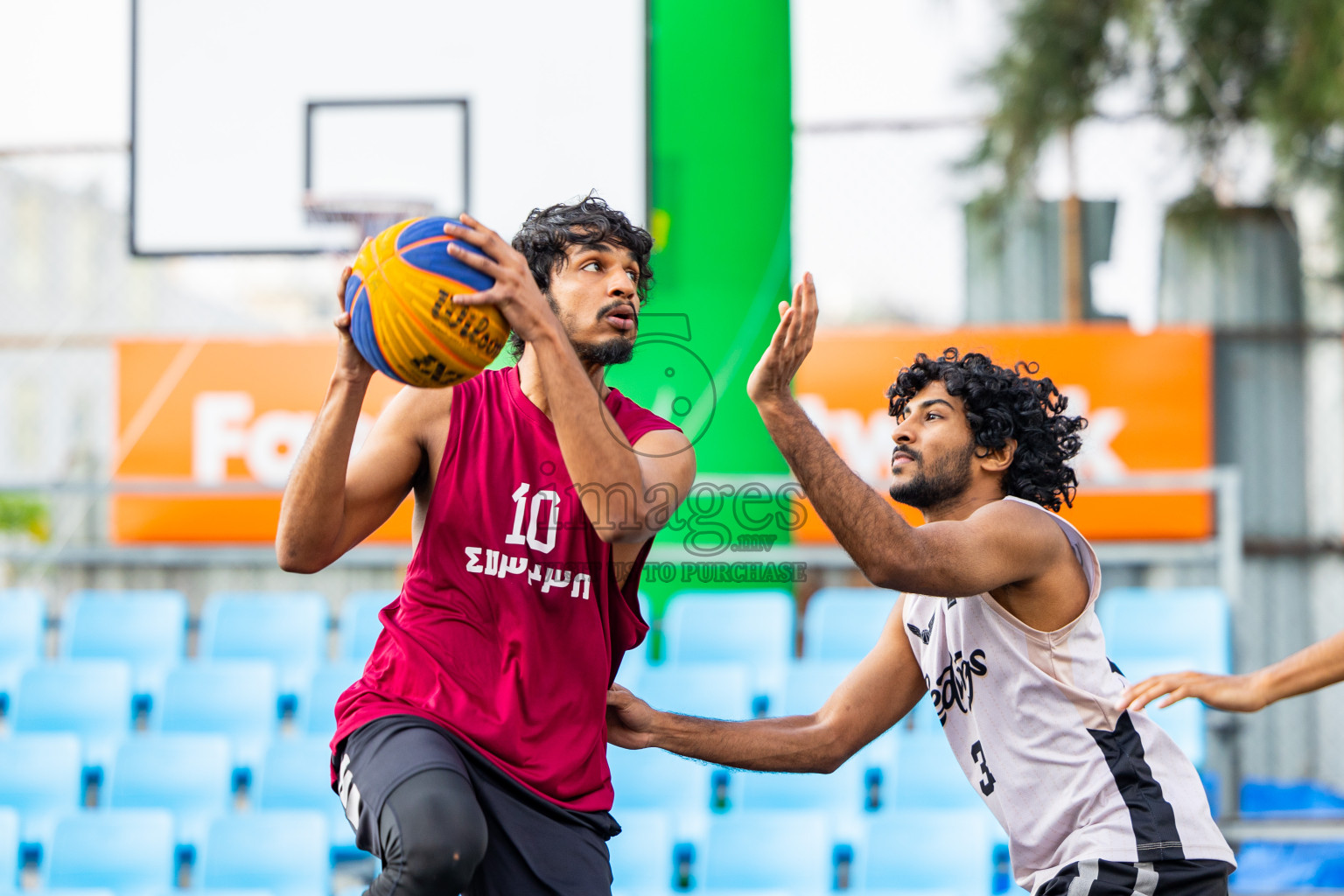 Day 5 of MILO Ramadan 3x3 Challenge 2024 was held in Ekuveni Outdoor Basketball Court at Male', Maldives on Saturday, 16th March 2024.
Photos: Mohamed Mahfooz Moosa / images.mv