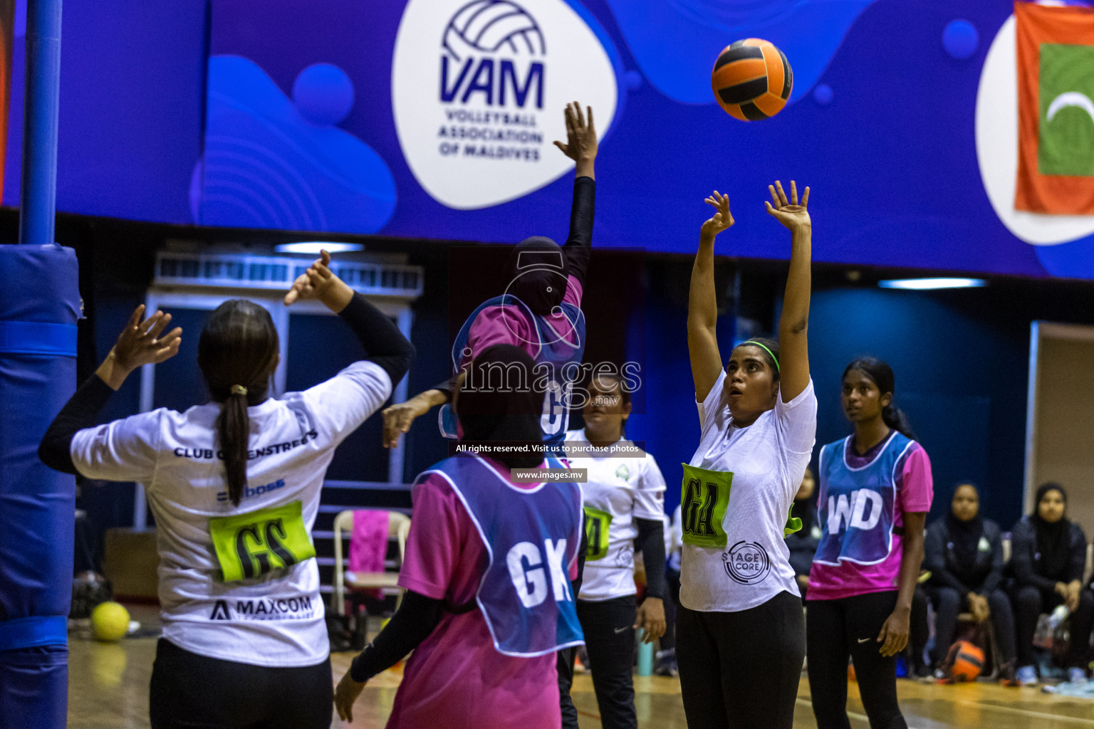 Sports Club Shining Star vs Club Green Streets in the Milo National Netball Tournament 2022 on 17 July 2022, held in Social Center, Male', Maldives. Photographer: Hassan Simah / Images.mv