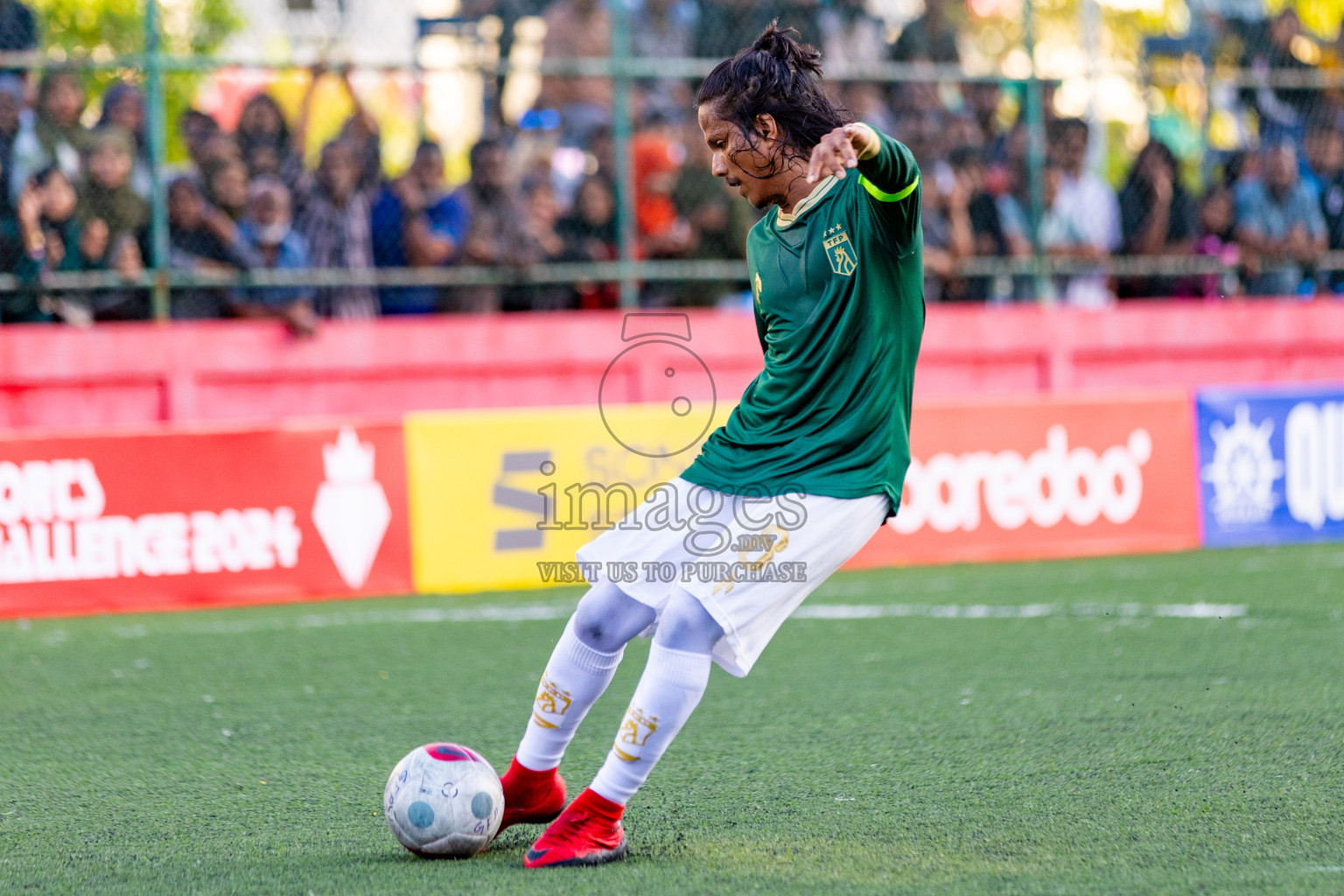 Th.Veymandoo vs Th.Thimarafushi in Day 6 of Golden Futsal Challenge 2024 was held on Saturday, 20th January 2024, in Hulhumale', Maldives 
Photos: Hassan Simah / images.mv