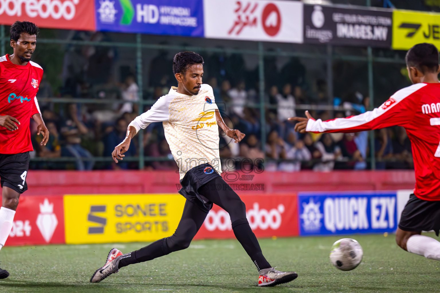 M Mulah VS M Raiymandhoo in Day 25 of Golden Futsal Challenge 2024 was held on Thursday , 8th February 2024 in Hulhumale', Maldives
Photos: Ismail Thoriq / images.mv