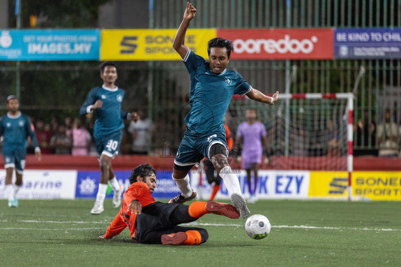 R Dhuvaafaru vs R Meedhoo in Day 8 of Golden Futsal Challenge 2024 was held on Monday, 22nd January 2024, in Hulhumale', Maldives Photos: Nausham Waheed / images.mv