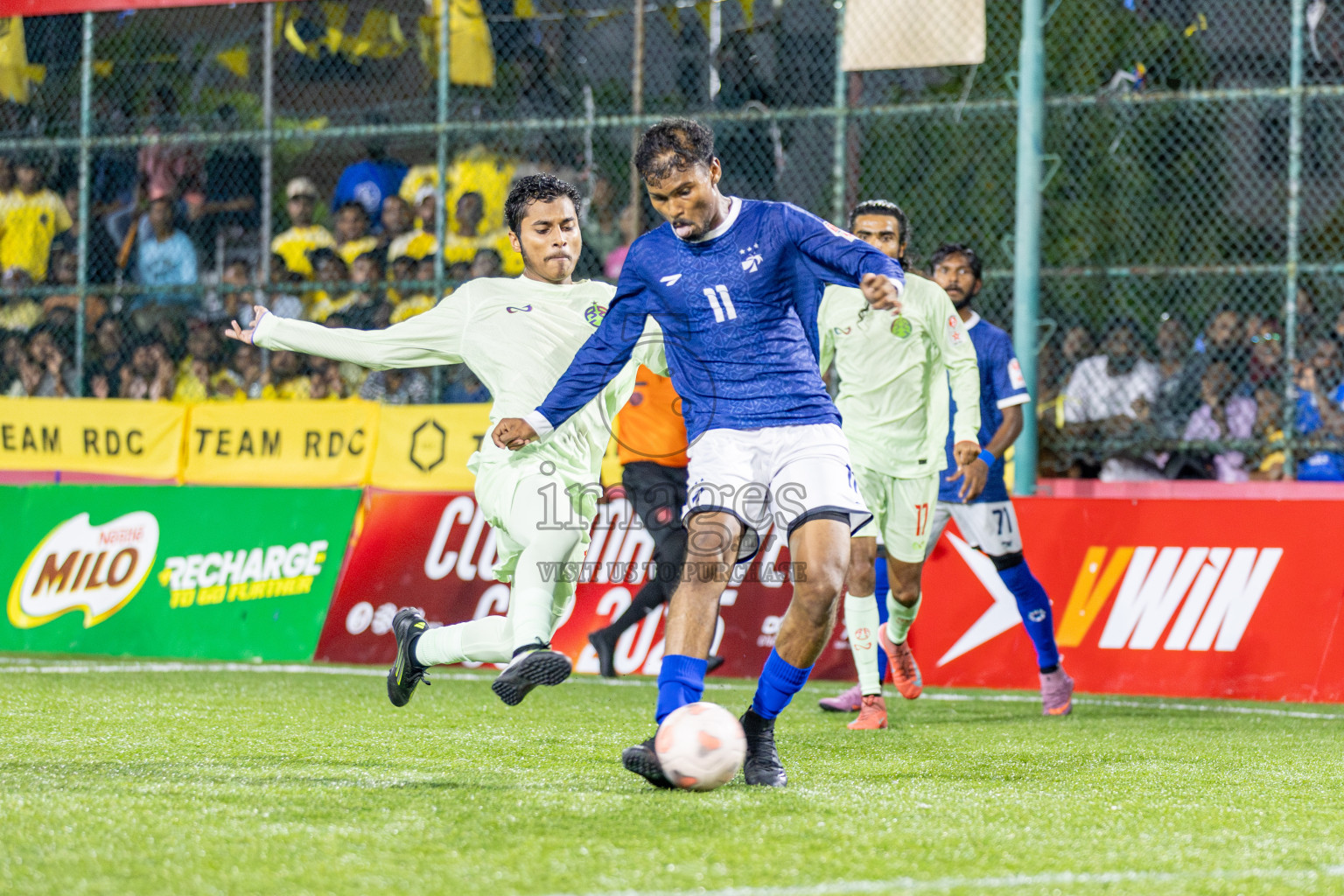 RRC vs MACL in the Quarter Finals of Club Maldives Cup 2025 was held in Rehendhi Futsal Ground, Hulhumale', Maldives on Friday, 17th October 2025. 
Photos: Ismail Thoriq, Hassan Simah / images.mv