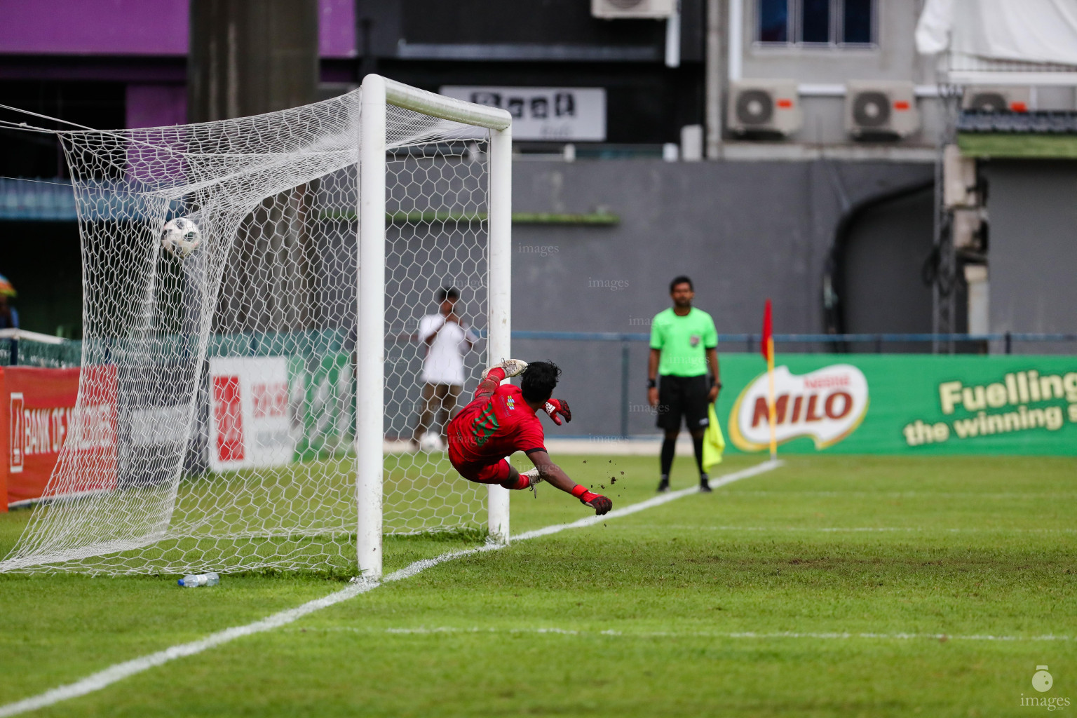 New Radiant SC vs Fehendhoo in Dhiraagu Dhivehi Premier League 2018 in Male, Maldives, Monday, October 1, 2018. (Images.mv Photo/Suadh Abdul Sattar)