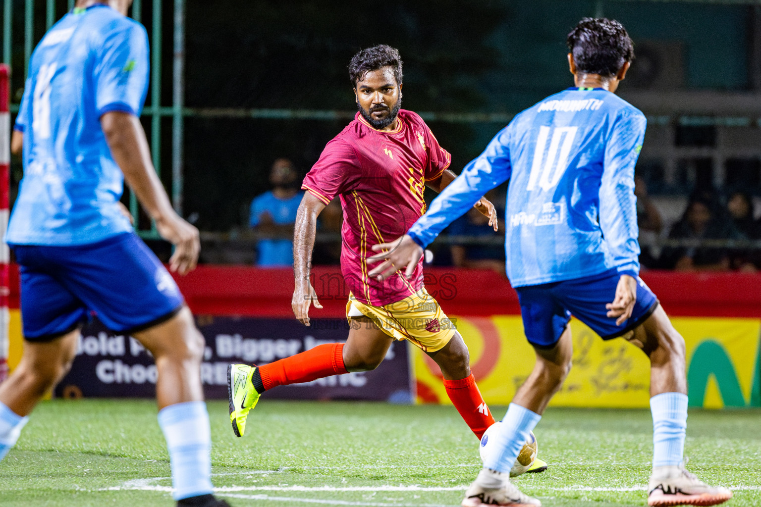 M Maduvvari VS M Dhiggaru in Day 8 of Golden Futsal Challenge 2025 was held on Sunday, 12th January 2025, in Hulhumale', Maldives Photos: Nausham Waheed , Ismail Thoriq / images.mv
