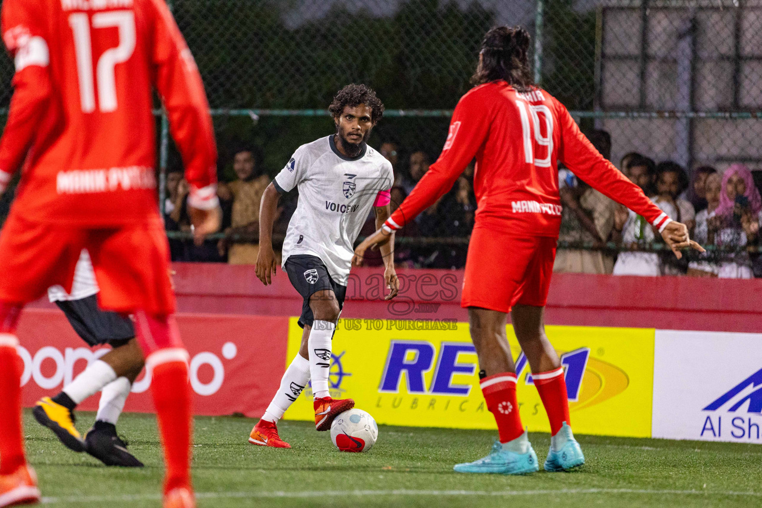 R Fainu vs R Inguraidhoo in Golden Futsal Challenge 2024 was held on Tuesday, 16th January 2024, in Hulhumale', Maldives
Photos: Ismail Thoriq / images.mv