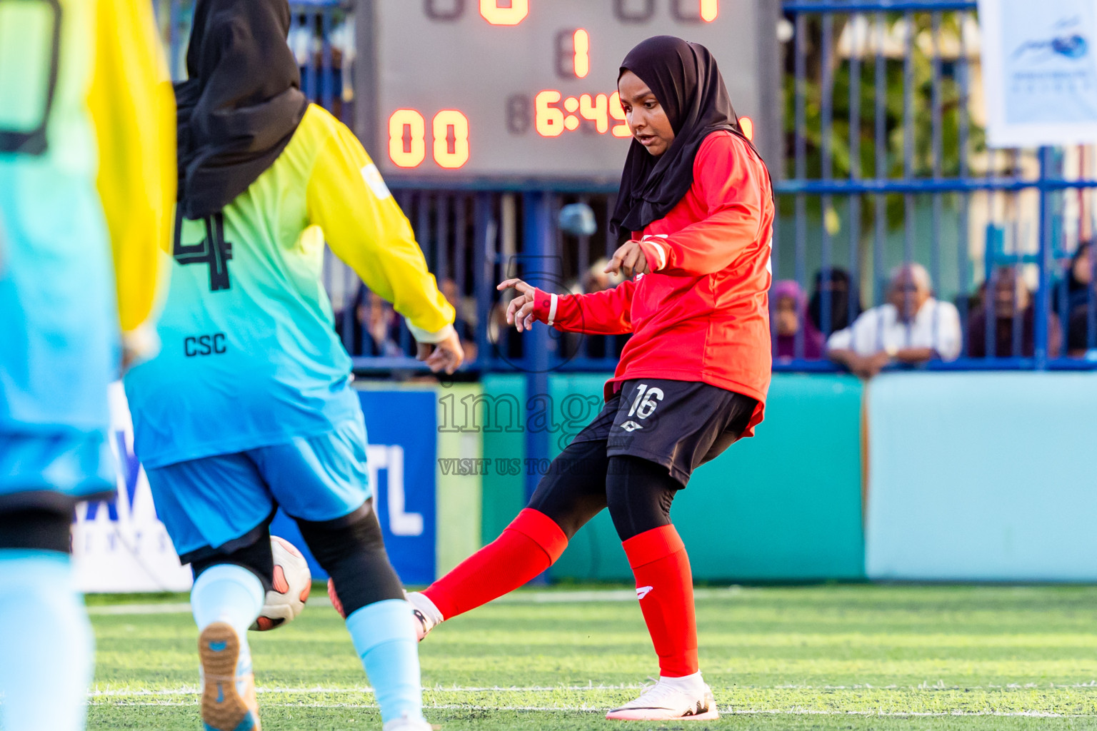 Kihaadhoo vs Goidhoo in Day 1 of Better in Baa Futsal Fiesta 2025 Woman's division held in B. Eydhafushi, Maldives on Wednesday, 5th November 2025. Photos: Nausham Waheed / images.mv