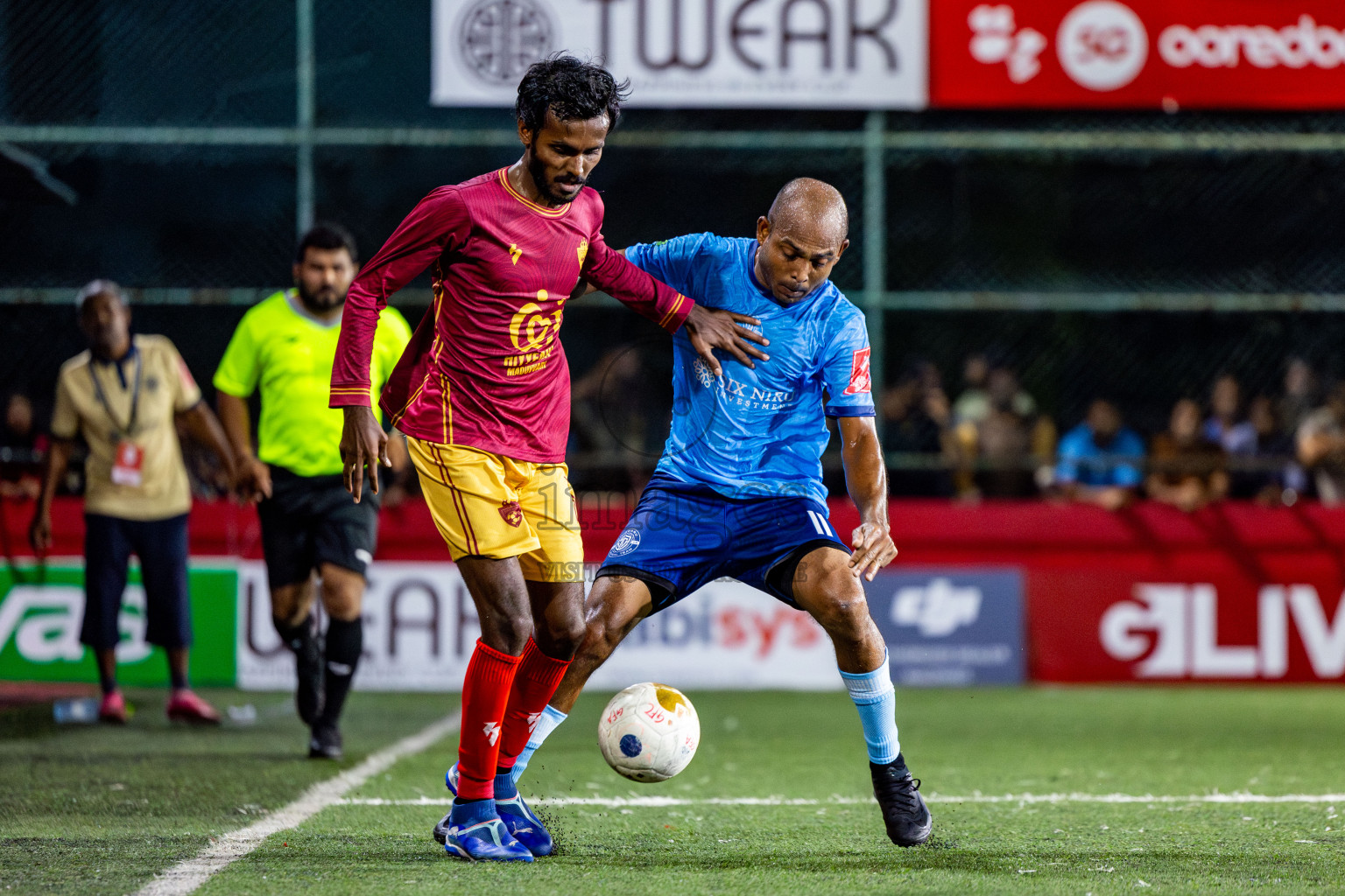 M Maduvvari VS M Dhiggaru in Day 8 of Golden Futsal Challenge 2025 was held on Sunday, 12th January 2025, in Hulhumale', Maldives Photos: Nausham Waheed , Ismail Thoriq / images.mv