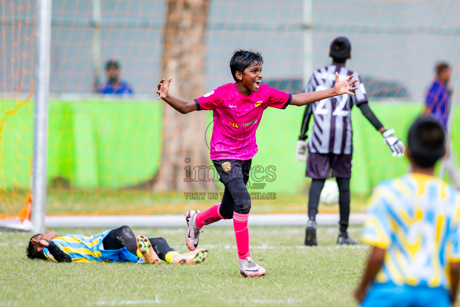 Under 12 United Victory vs Valancia on day 3 of Dhivehi Youth League 2024 held at Henveiru Stadium on Saturday, 23rd November 2024. Photos: Nausham Waheed/ Images.mv