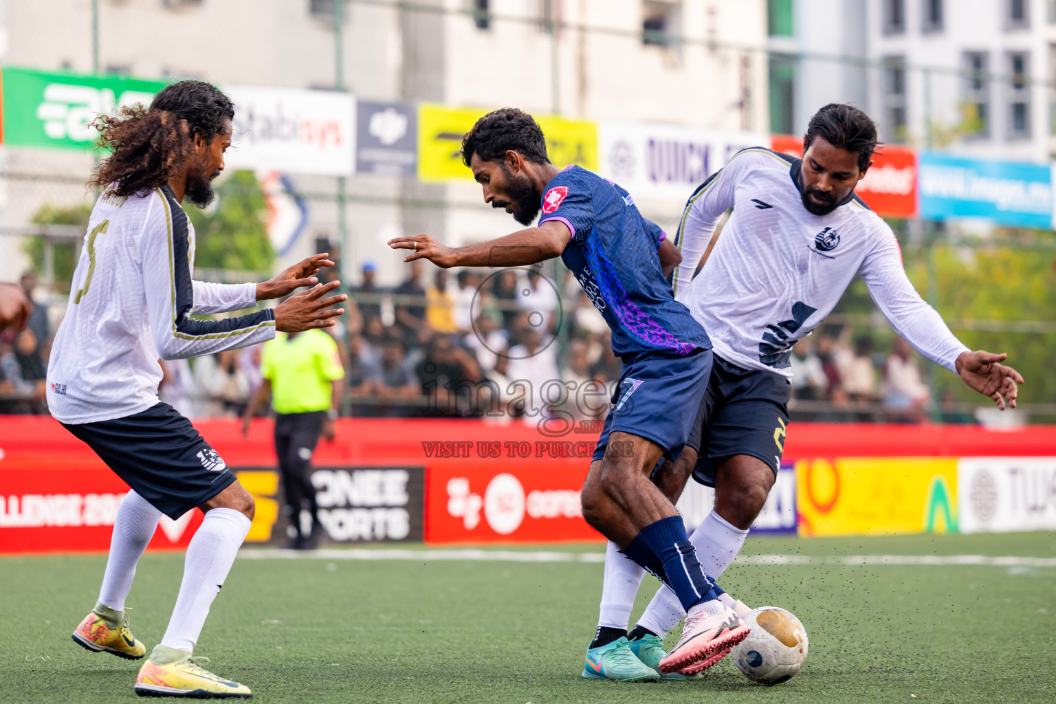 K Gulhi vs K Guraidhoo in Day 15 of Golden Futsal Challenge 2025 was held on Sunday, 19th January 2025, in Hulhumale', Maldives. Photos: Nausham Waheed / images.mv