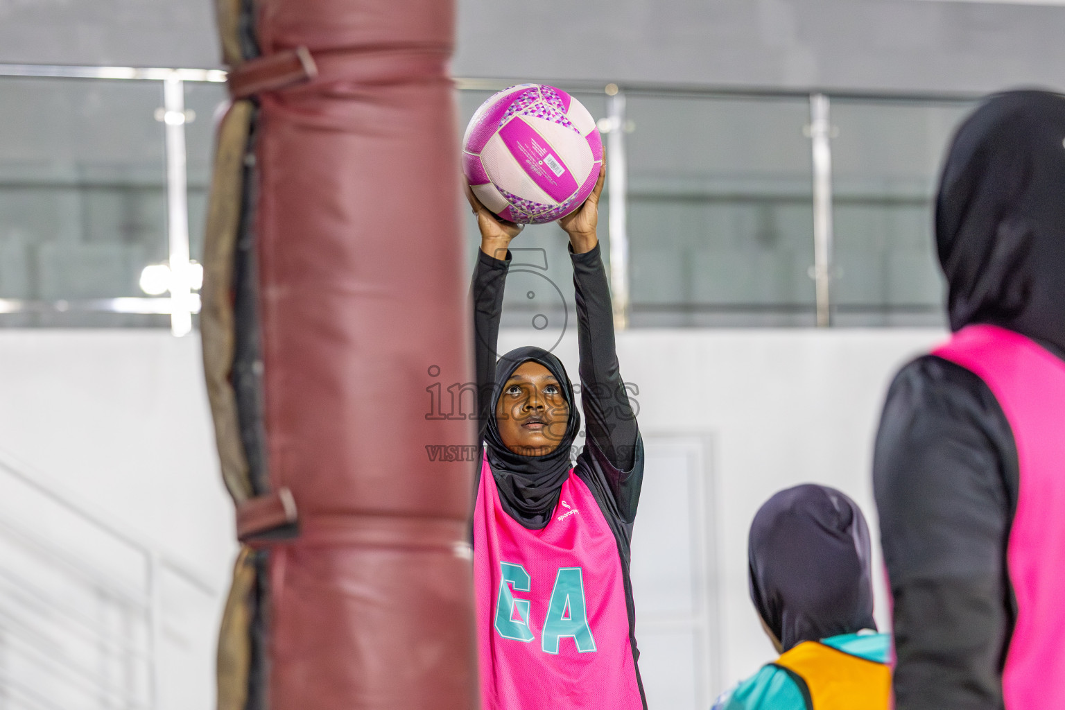 MV Netters vs United Unity Sports Club in Division 2 of of National Netball Tournament 2025 held in Ekuveni Netball Court at Male', Maldives on Thursday, 22nd May 2025. Photos: Mohamed Mahfooz Moosa / images.mv