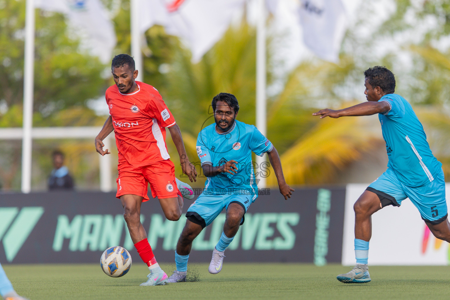 Semi Finals Match 01 Irumathi FC VS CC Sports Club in Day 7 of Eydhafushi Cup 2025 held in Eydhafushi Football Stadium at B. Eydhafushi, Maldives on Friday, 12th September 2025. Photos: Arif Rasheed / images.mv