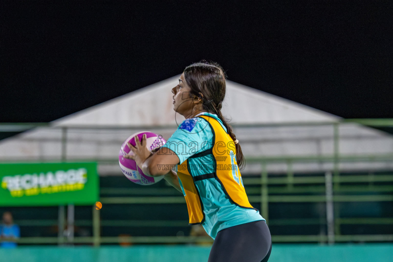 MV Netters vs United Unity Sports Club in Division 2 of of National Netball Tournament 2025 held in Ekuveni Netball Court at Male', Maldives on Thursday, 22nd May 2025. Photos: Mohamed Mahfooz Moosa / images.mv