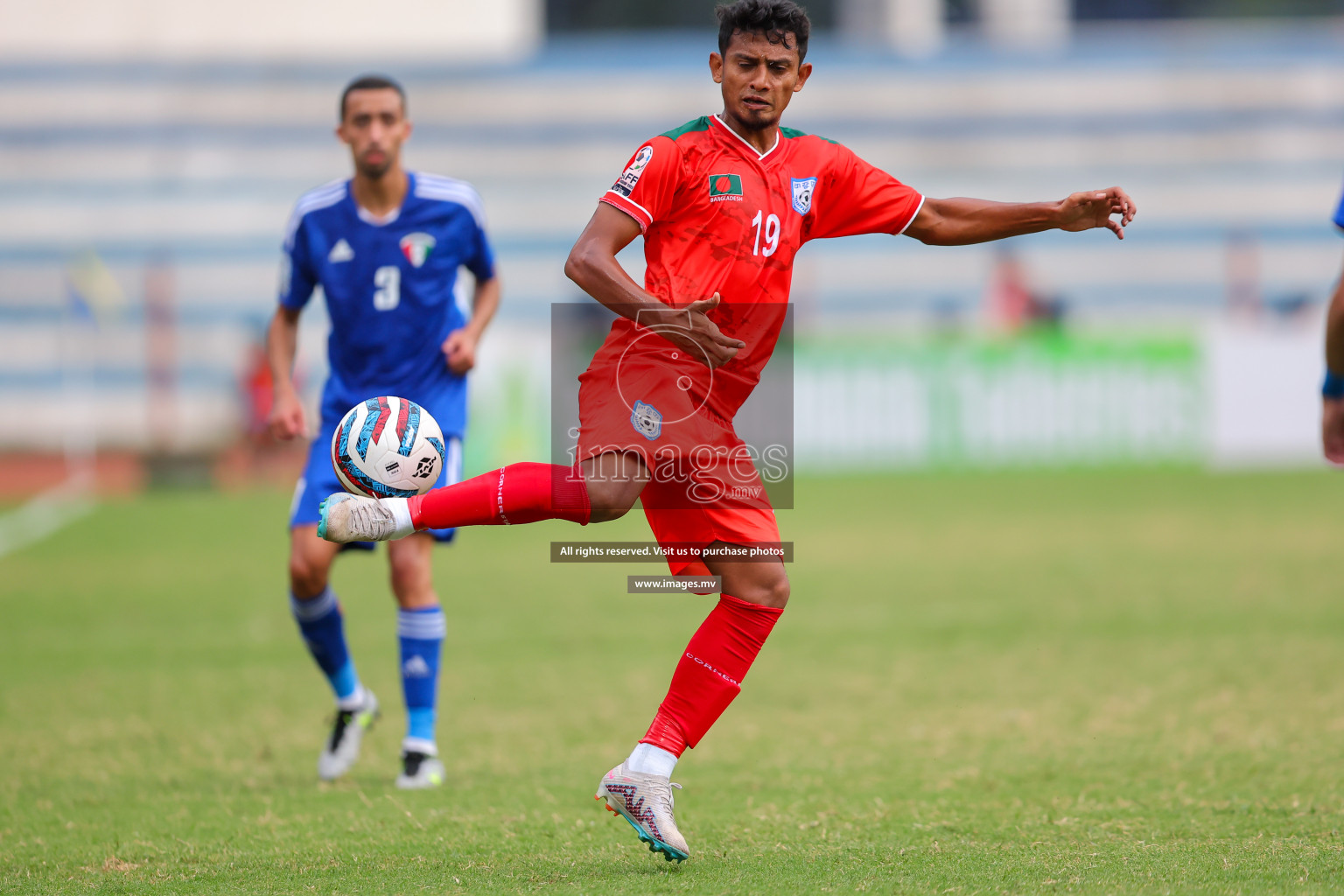 Kuwait vs Bangladesh in the Semi-final of SAFF Championship 2023 held in Sree Kanteerava Stadium, Bengaluru, India, on Saturday, 1st July 2023. Photos: Nausham Waheed, Hassan Simah / images.mv