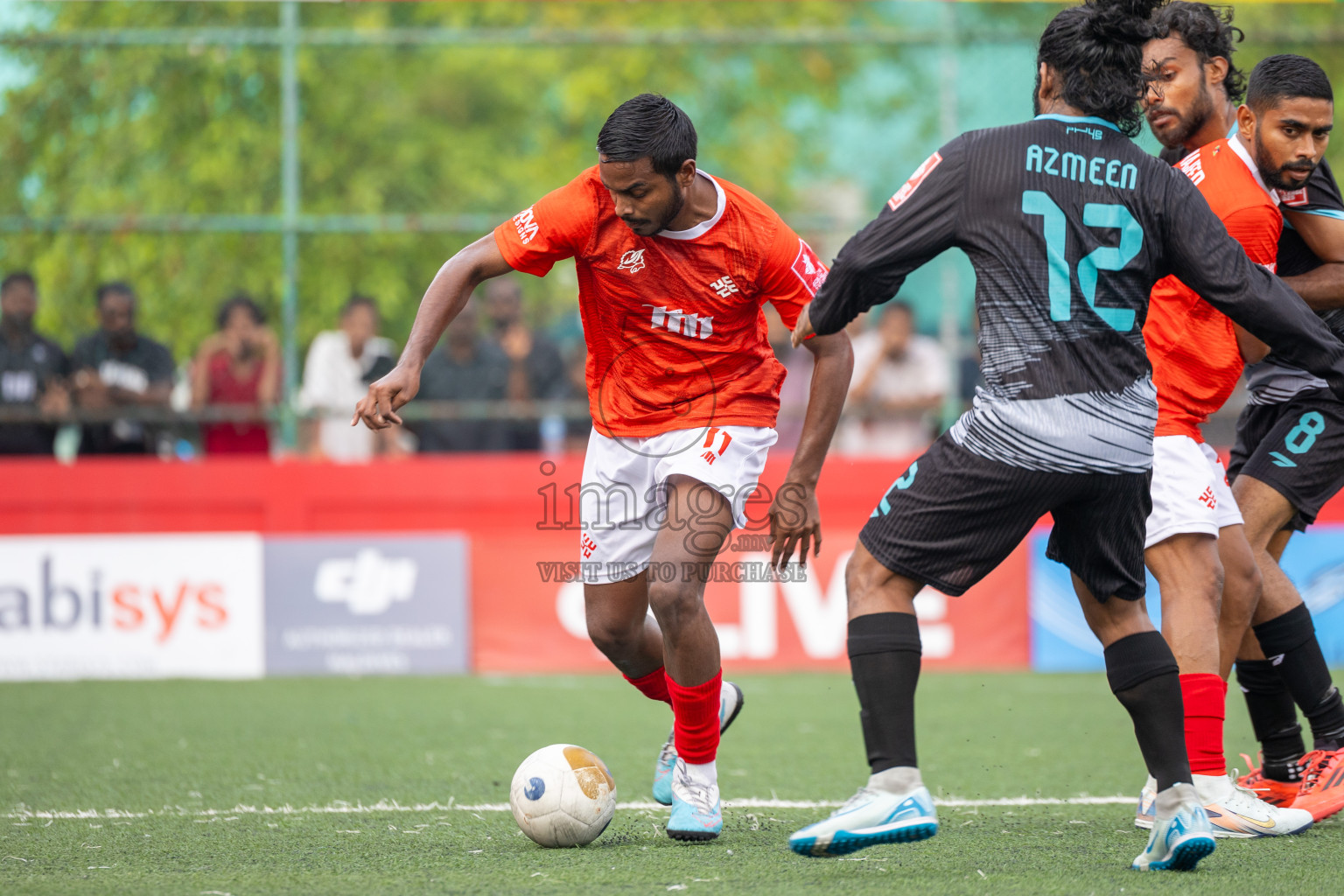 K Kaashidhoo vs K Thulusdhoo in Day 15 of Golden Futsal Challenge 2025 was held on Sunday, 19th January 2025, in Hulhumale', Maldives. Photos: Mohamed Mahfooz Moosa / images.mv