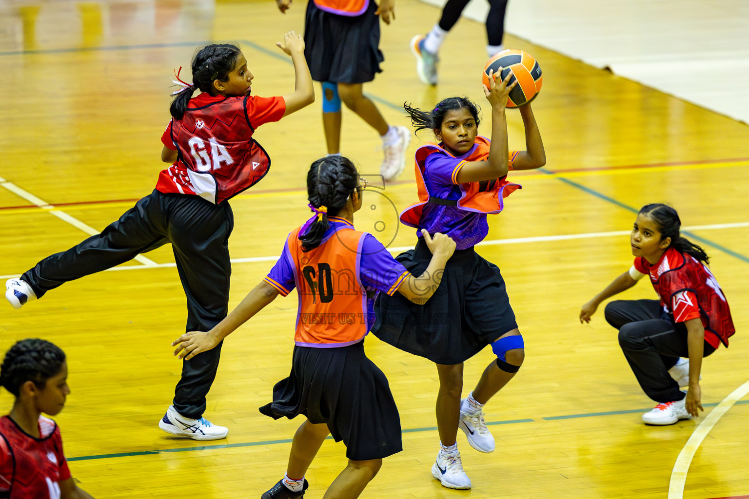 Iskandhar School vs Ghiyasuddin International School in the U15 Finals of Inter-school Netball Tournament held in Social Center at Male', Maldives on Monday, 26th August 2024. Photos: Hassan Simah / images.mv