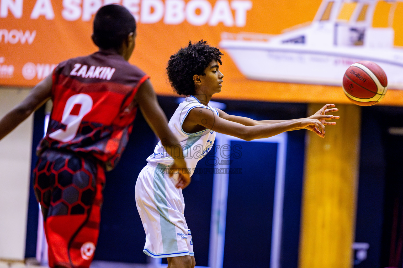 Iskandhar School vs Finland International School in Under 13 Boys Final of Junior Basketball Championship 2024 was held in Social Center, Male', Maldives on Sunday, 15th December 2024. Photos: Nausham Waheed / images.mv