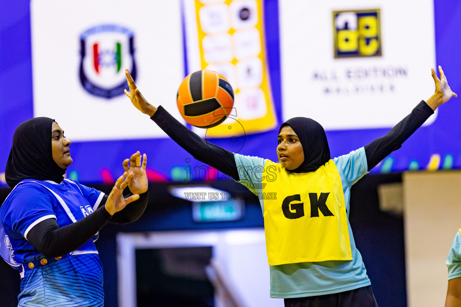 MV Netters vs Kulhudhuhfushi Youth & Recreation Club in Day 5 of 21st National Netball Tournament was held in Social Canter at Male', Maldives on Monday, 20th May 2024. Photos: Nausham Waheed / images.mv