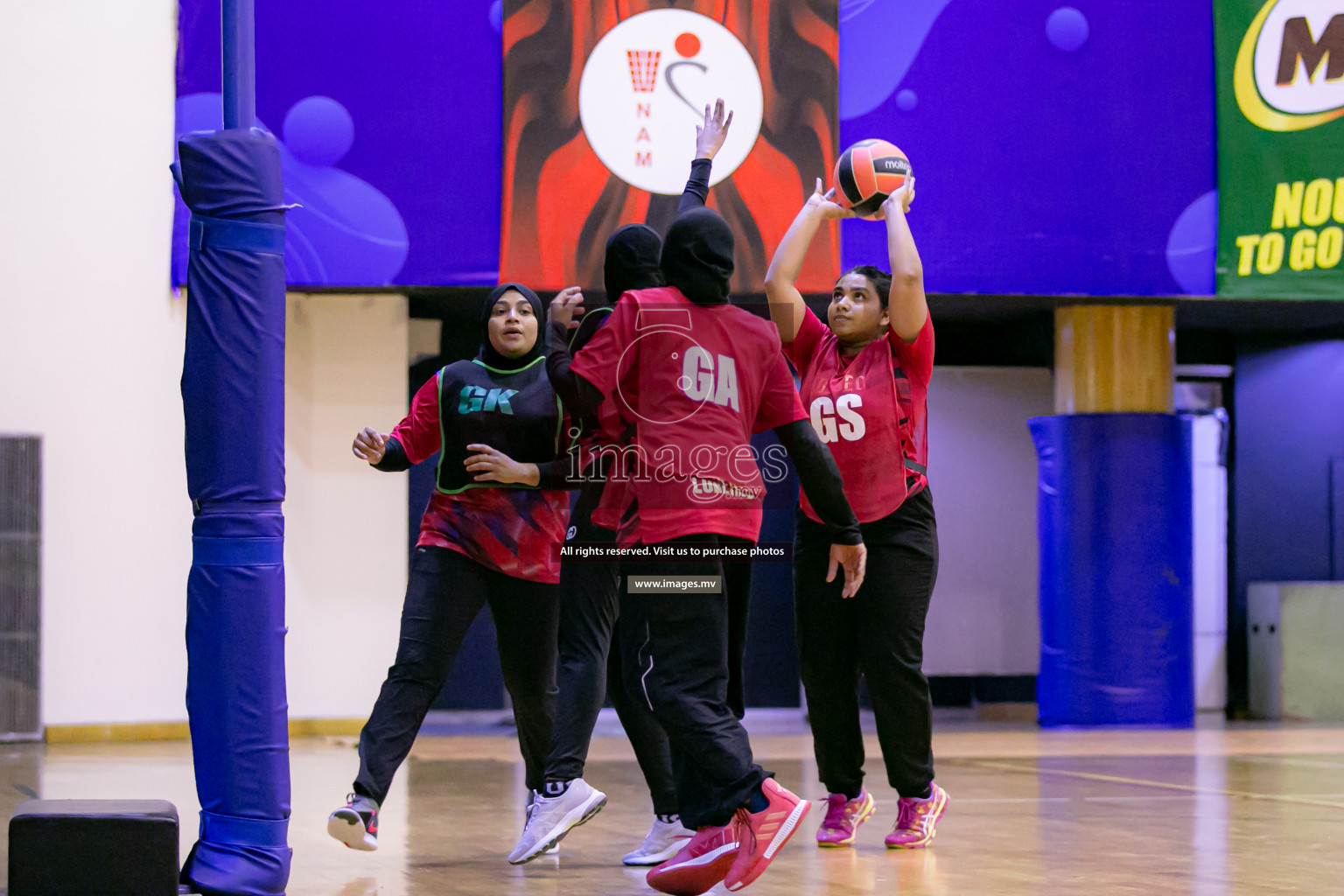 Lorenzo Sports Club vs United Unity Sports Club in the Milo National Netball Tournament 2022 on 17 July 2022, held in Social Center, Male', Maldives. Photographer: Ahmed Dhaadh / Images.mv