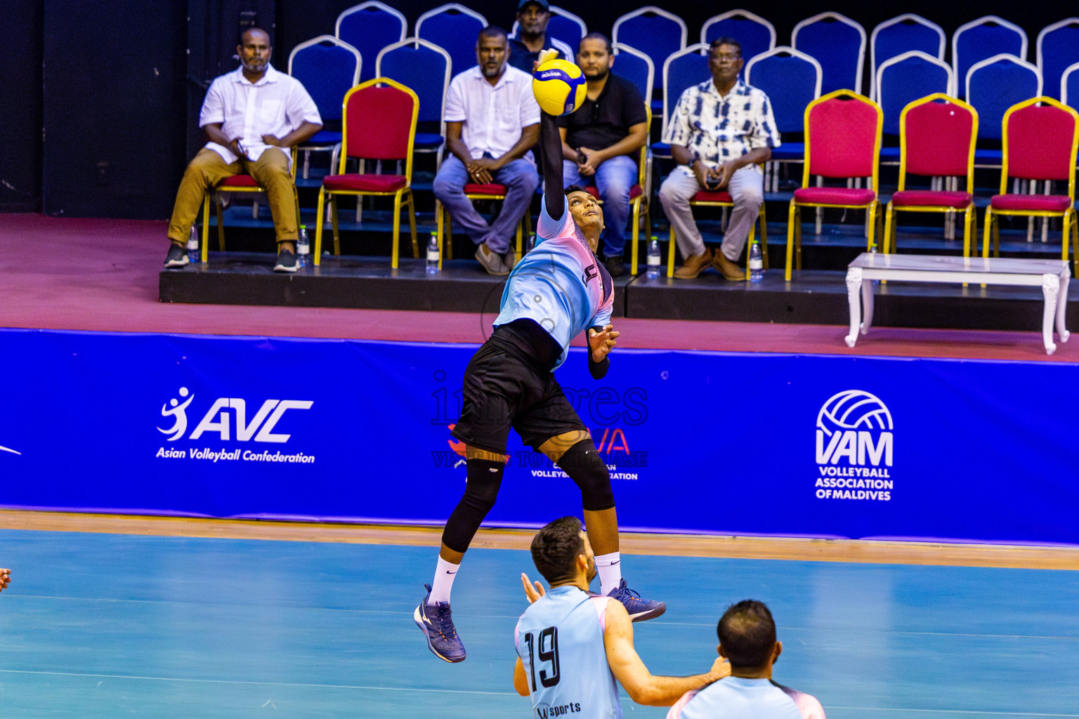 Sports Club City vs Blues for Volleyball in Day 2 of MILO VAM Cup 2024 Men's Division was held in Social Center Indoor Hall on Tuesday, 29th October 2024. Photos: Nausham Waheed / images.mv