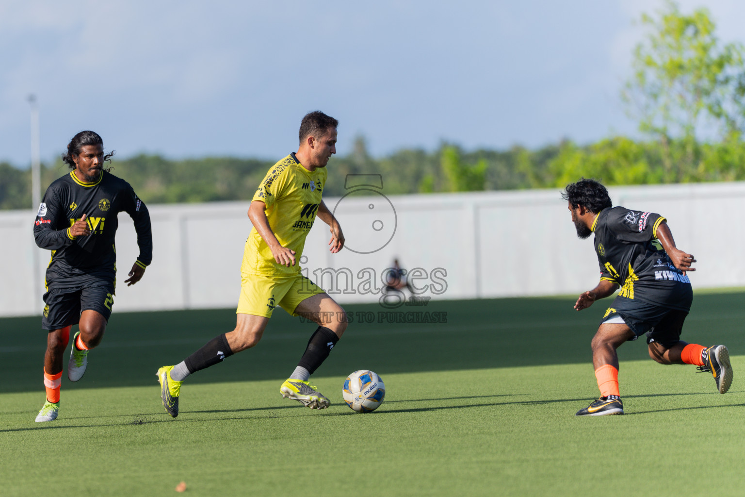 Velaa Sports Club vs Team Middle East in Day 3 of Eydhafushi Cup 2025 held in Eydhafushi Football Stadium at B. Eydhafushi, Maldives on Sunday, 7th September 2025. Photos: Arif Rasheed / images.mv