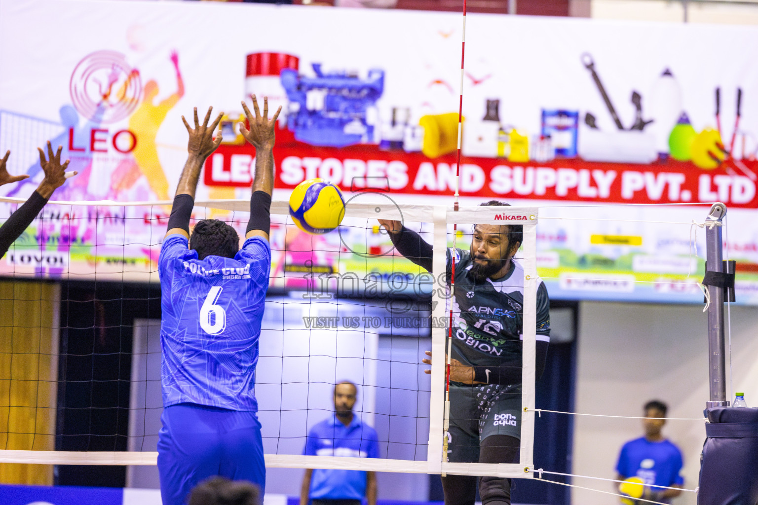 Dhadimagu Sports and Recreation vs Police Club in Day 2 of MILO VAM Cup 2025 held in Male', Maldives on Thursday, 26th June2025 at Social Center Indoor Hall 
Photos By: Ismail Thoriq / images.mv
