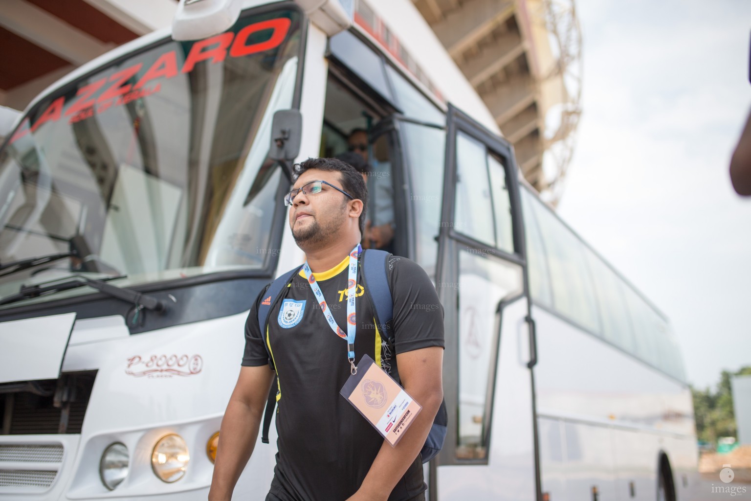 Players of Maldives and India arrive for their group B match in SAFF Suzuki Cup in Trivandrum International Stadium in Thiruvananthapuram, India, Saturday, December. 26, 2015.  (Images.mv Photo/ Hussain Sinan).