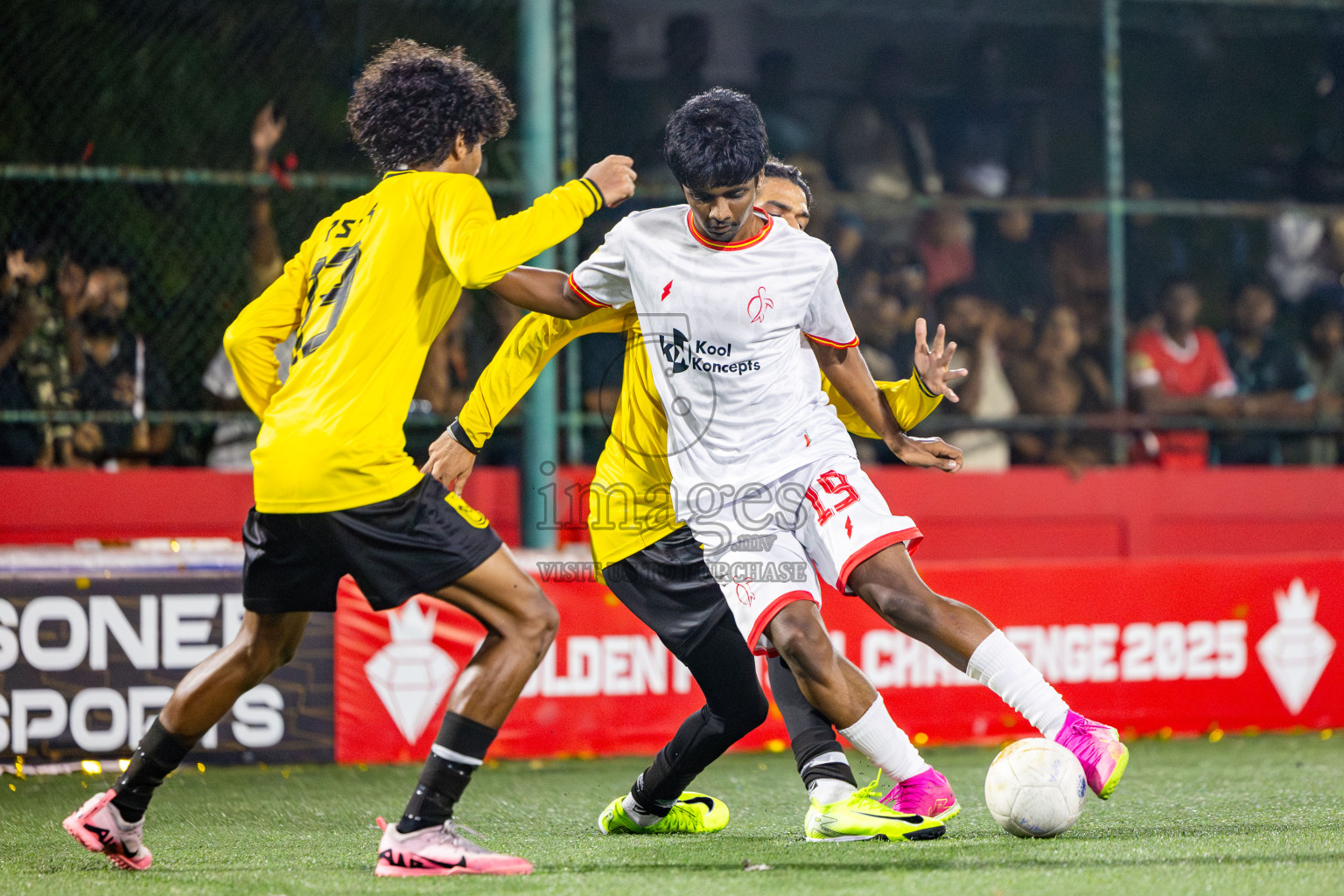F Magoodhoo vs F Dharanboodhoo in Day 21 of Golden Futsal Challenge 2025 was held on Saturday , 25th January 2025, in Hulhumale', Maldives. Photos: Nausham Waheed / images.mv