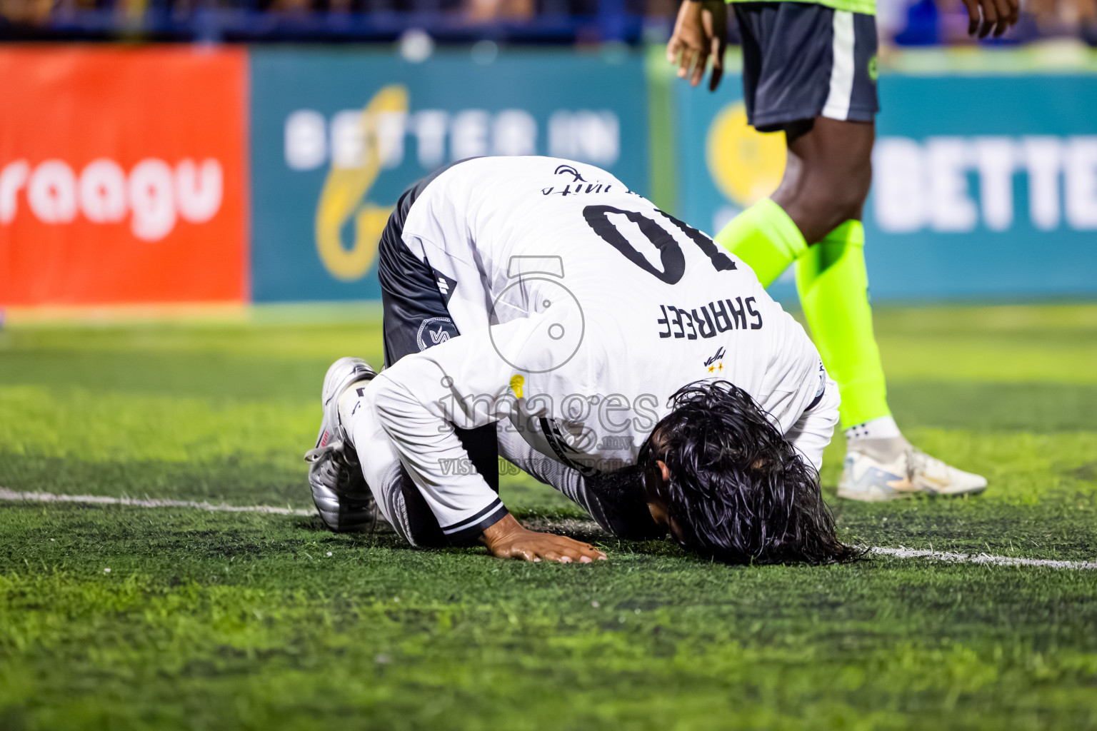 Fehendhoo vs Eydhafushi in Day 7 of Better in Baa Futsal Fiesta 2025 Men's division held in B. Eydhafushi, Maldives on Tuesday, 11th November 2025. Photos: Nausham Waheed / images.mv