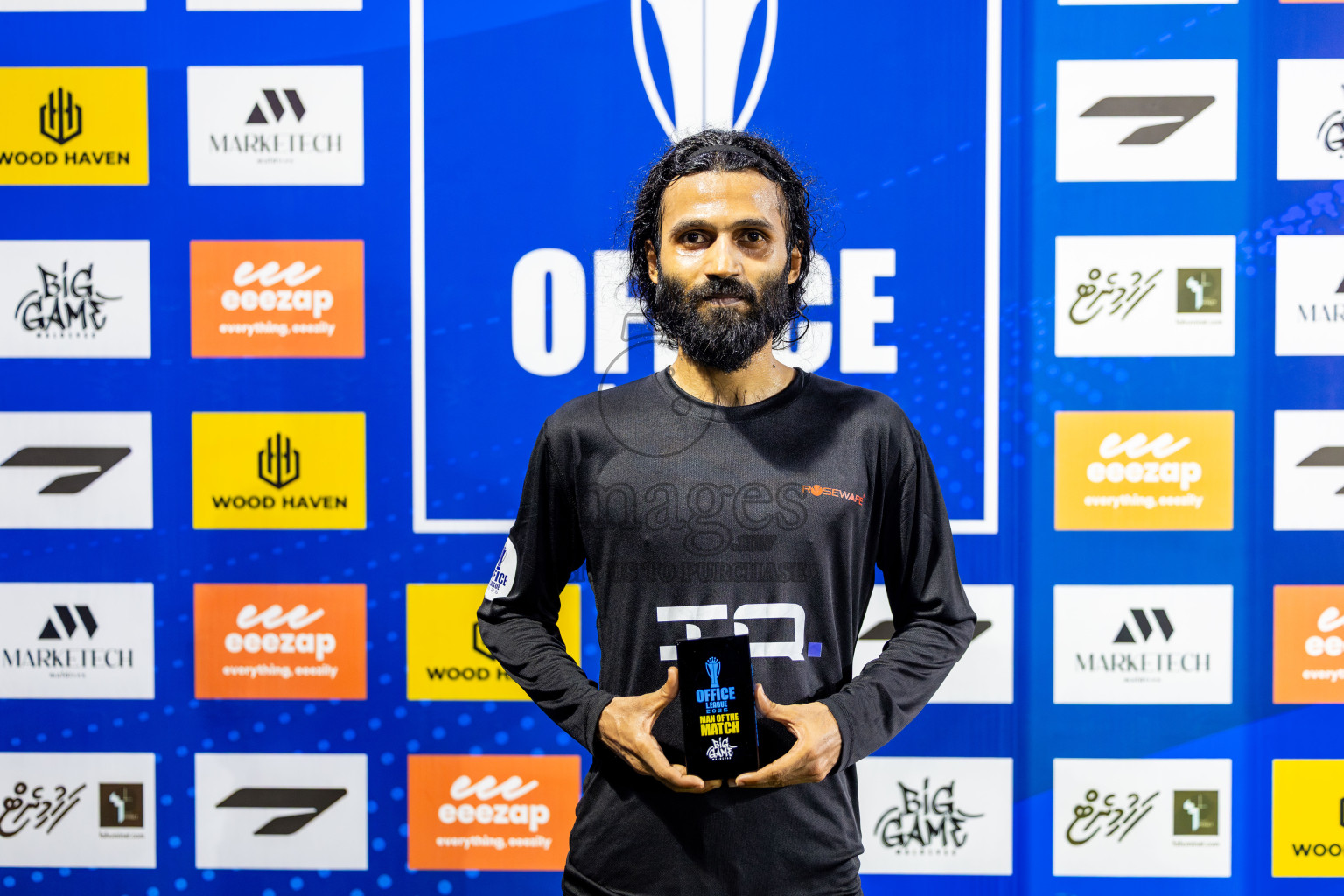 Roseware vs Villa Travels in Day 7 of Office League 2025 was held on Tuesday, 22nd April 2025 in Hulhumale', Maldives. Photos: Nausham Waheed / images.mv