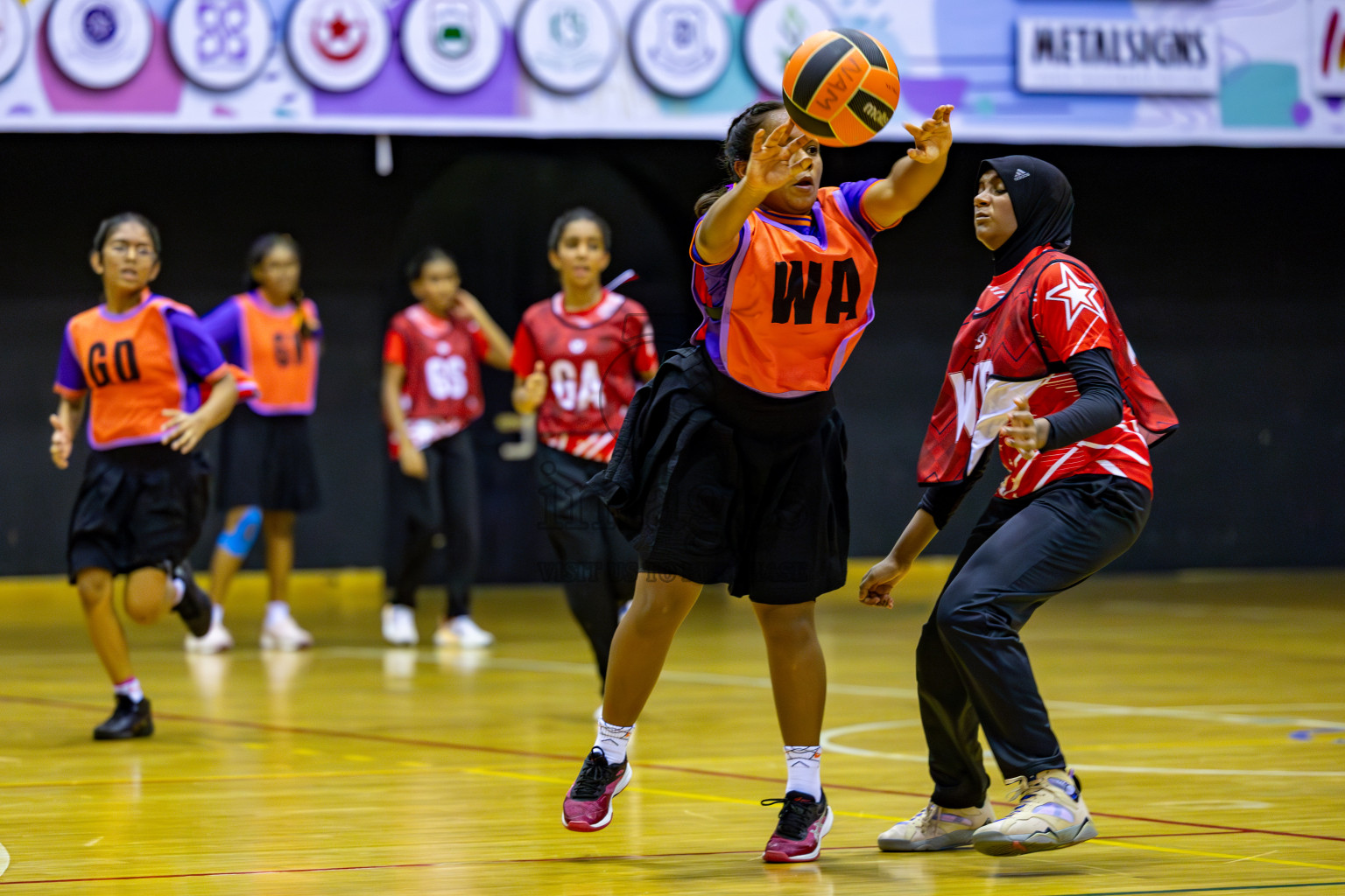 Iskandhar School vs Ghiyasuddin International School in the U15 Finals of Inter-school Netball Tournament held in Social Center at Male', Maldives on Monday, 26th August 2024. Photos: Hassan Simah / images.mv