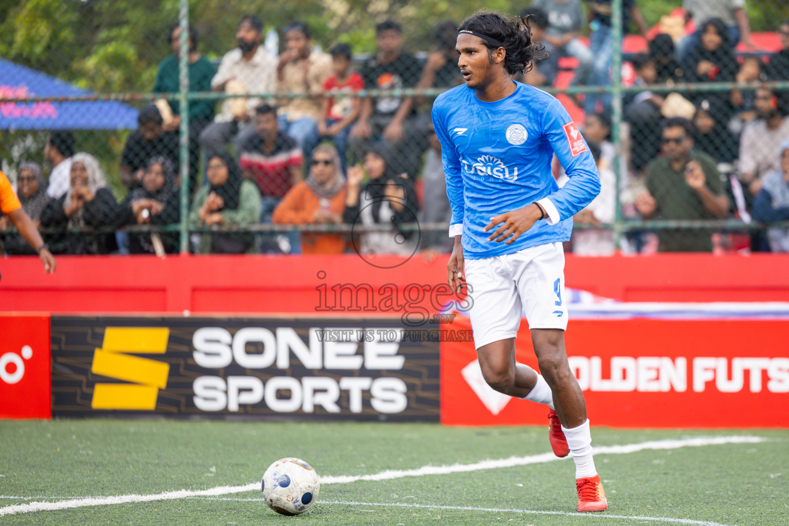 Dh Bandidhoo vs Dh Maaenboodhoo in Day 13 of Golden Futsal Challenge 2025 was held on Friday, 17th January 2025, in Hulhumale', Maldives Photos: Ismail Thoriq / images.mv