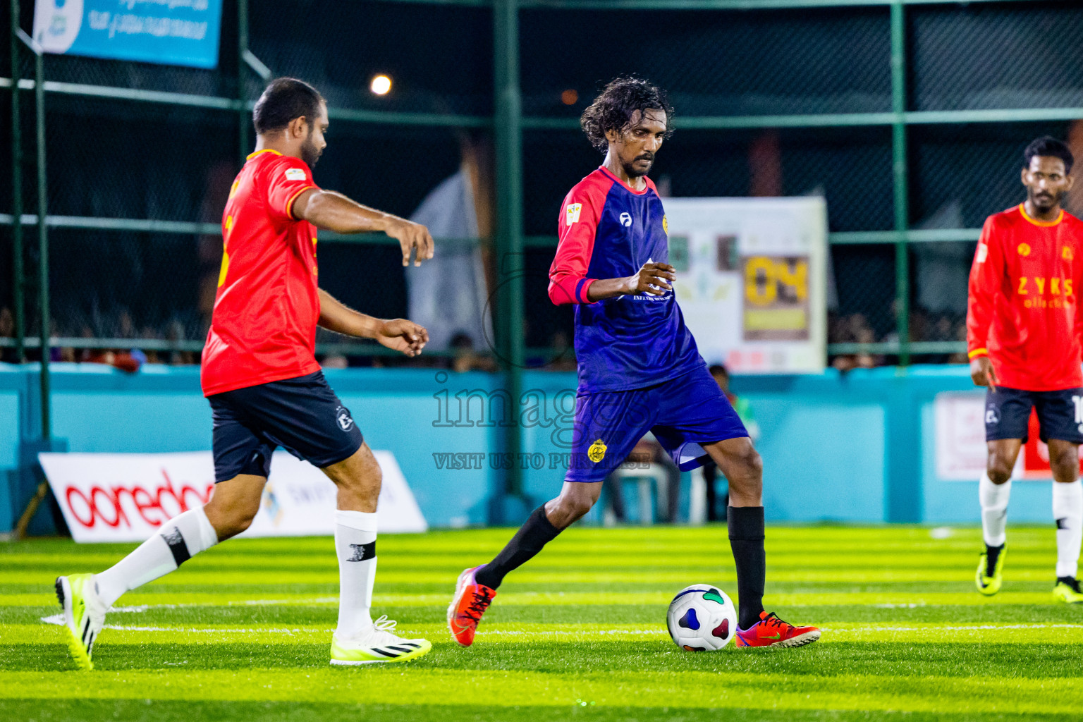 Fools SC vs Kovigoani in Day 1 of Laamehi Dhiggaru Ekuveri Futsal Challenge 2024 was held on Friday, 26th July 2024, at Dhiggaru Futsal Ground, Dhiggaru, Maldives Photos: Nausham Waheed / images.mv