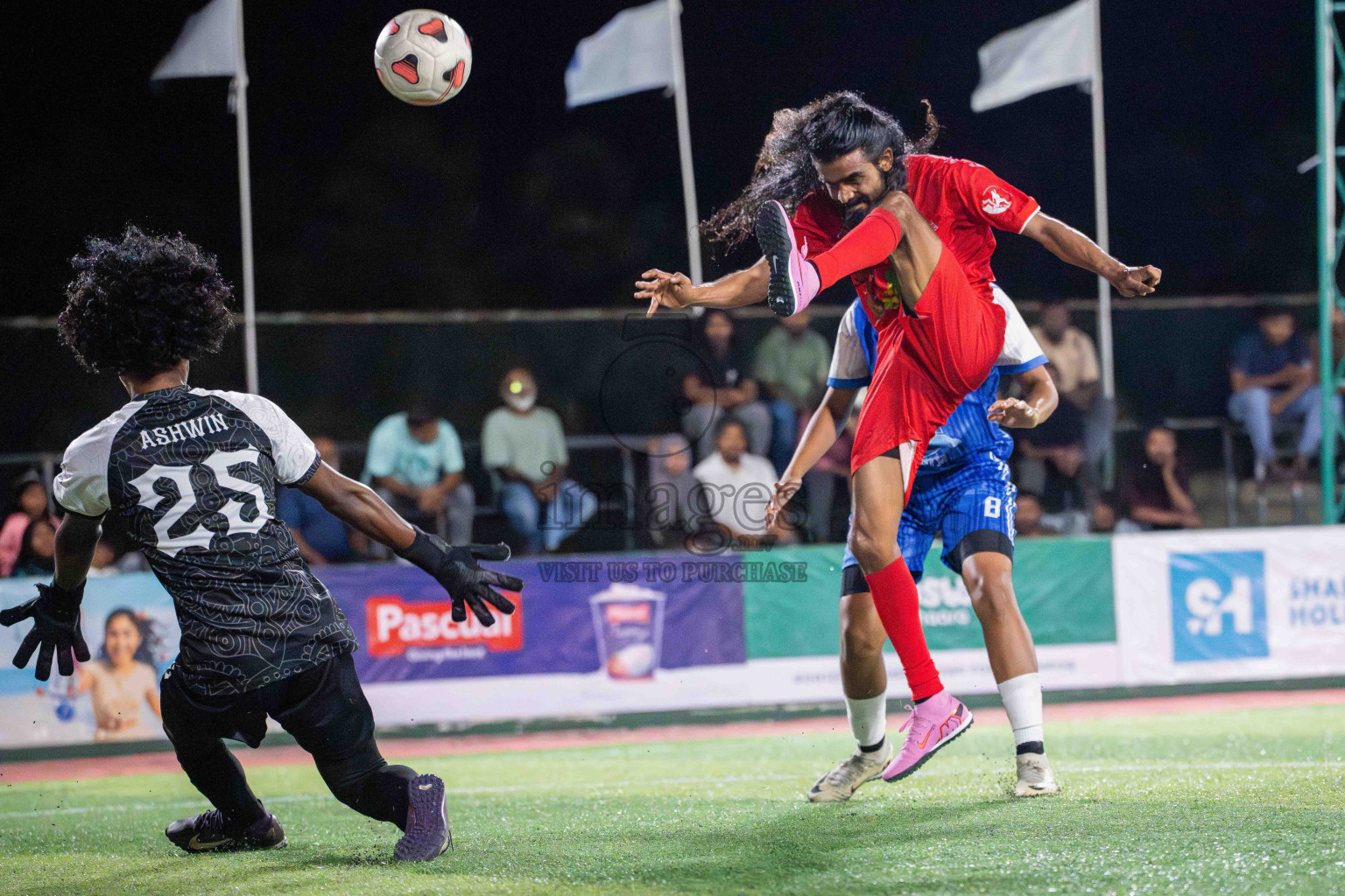 Kanmathi FC VS Best in Day 1 - Fonadhoo Youth Futsal Challenge 2025 was held in Fonadhoo Futsal Stadium, L. Fonadhoo, Maldives on Sunday, 26th October 2025 Photos: Arif Rasheed / images.mv