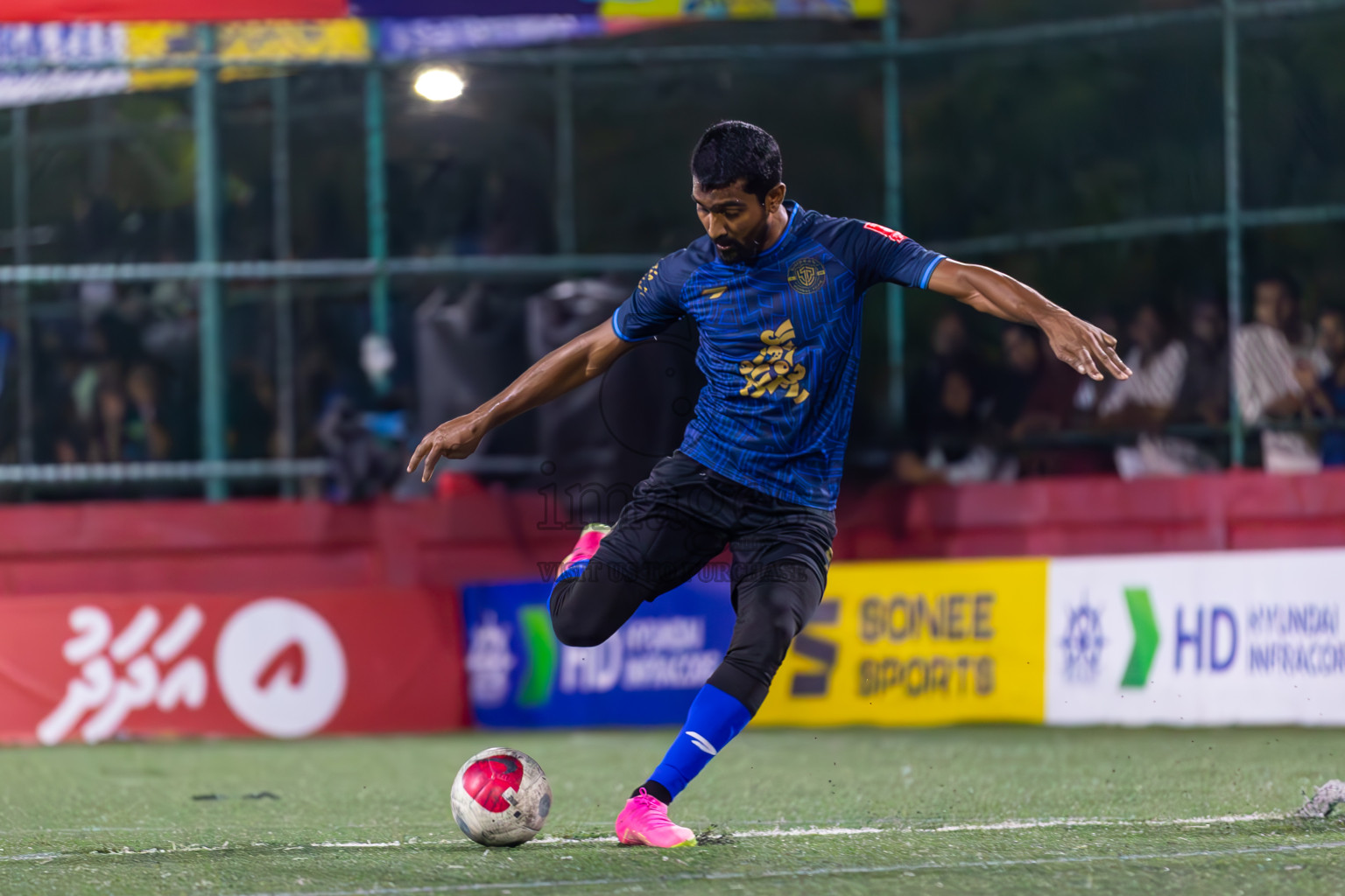 M Dhiggaru vs M Kolhufushi in Day 22 of Golden Futsal Challenge 2024 was held on Monday , 5th February 2024 in Hulhumale', Maldives
Photos: Ismail Thoriq / images.mv