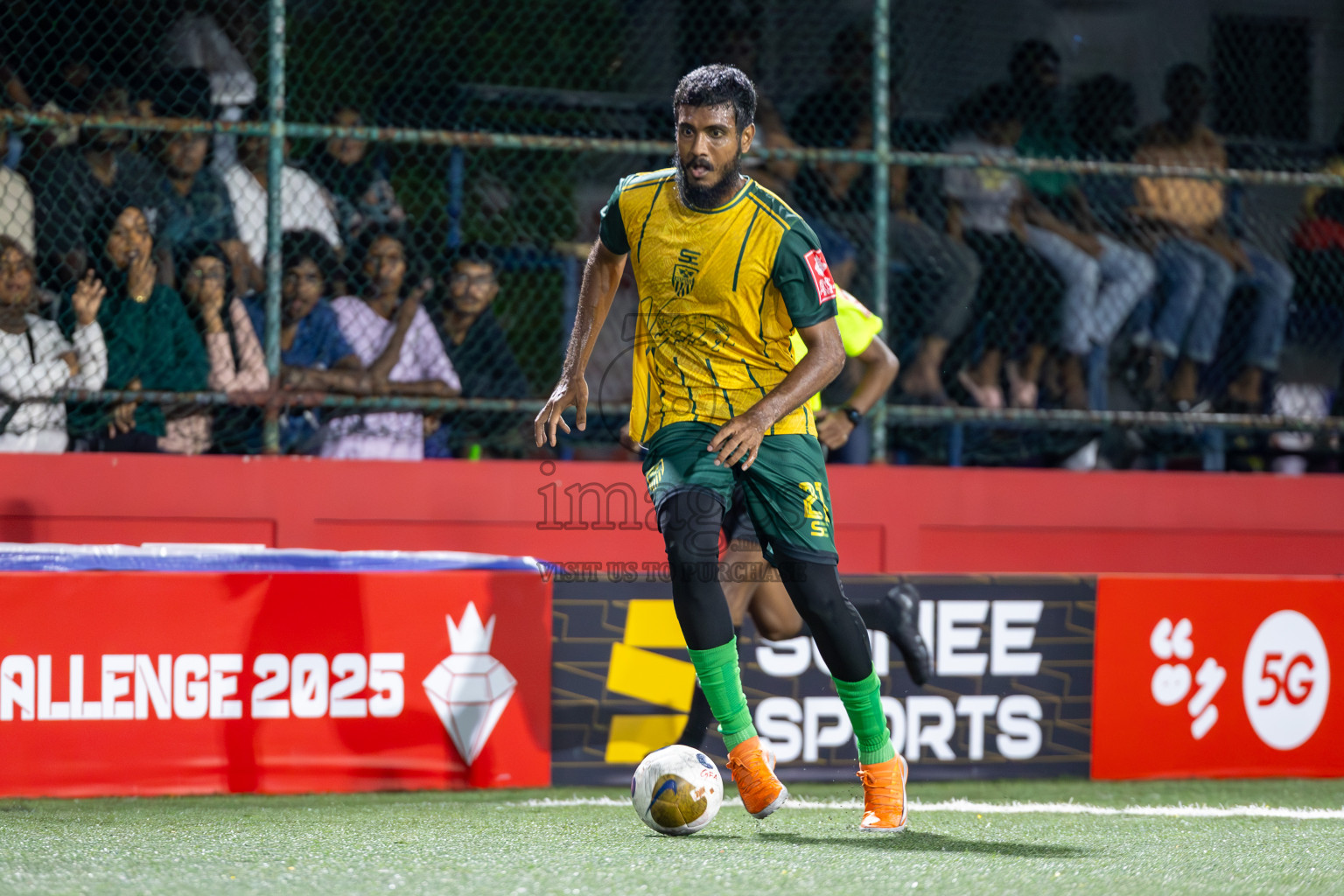 HDh Finey vs HDh Nolhivaranfaru in Day 5 of Golden Futsal Challenge 2025 on Thursday, 9th January 2025, in Hulhumale', Maldives
Photos: Ismail Thoriq / images.mv
