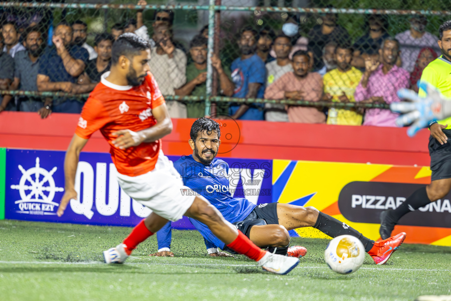 K Gaafaru vs K Kaashidhoo in Kaafu Atoll Semi Final in Day 24 of Golden Futsal Challenge 2025 was held on Tuesday , 28th January 2025, in Hulhumale', Maldives. Photos: Ismail Thoriq / images.mv