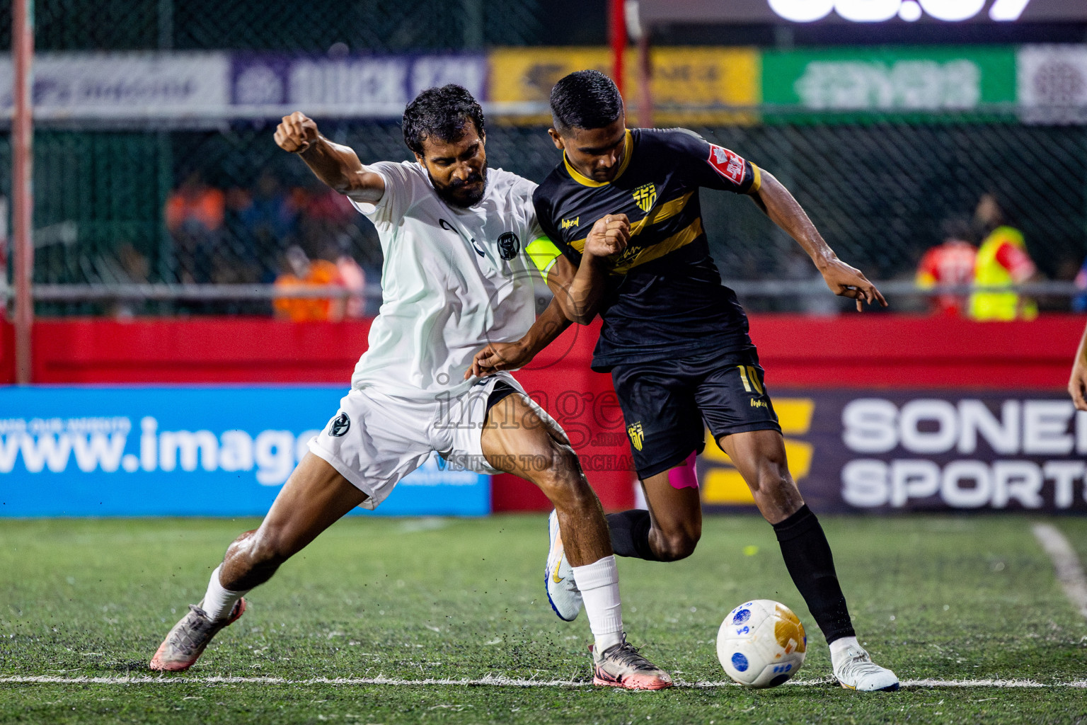HA Utheem VS HA Ihavandhoo in Day 9 of Golden Futsal Challenge 2025 was held on Monday, 13th January 2025, in Hulhumale', Maldives Photos: Nausham Waheed , Ismail Thoriq / images.mv