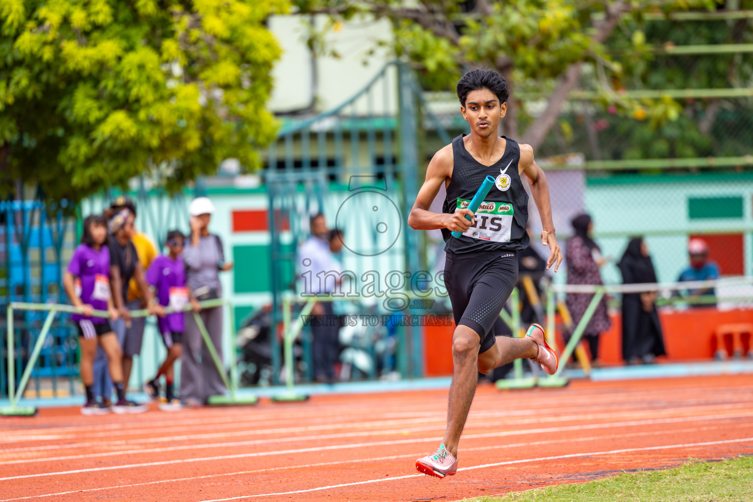 Day 6 of Inter-school Athletics Championship 2025 held in Ekuveni Synthetic Track, Male', Maldives on Sunday, 12th October 2025. Photos by: Ismail Thoriq / Images.mv