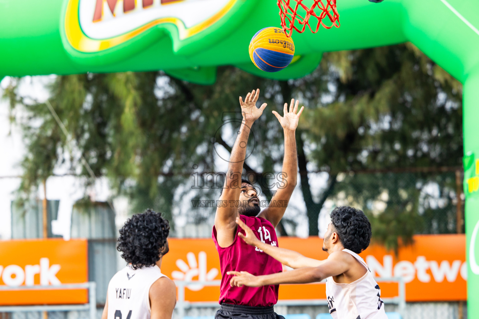 Day 5 of MILO Ramadan 3x3 Challenge 2024 was held in Ekuveni Outdoor Basketball Court at Male', Maldives on Saturday, 16th March 2024.
Photos: Mohamed Mahfooz Moosa / images.mv