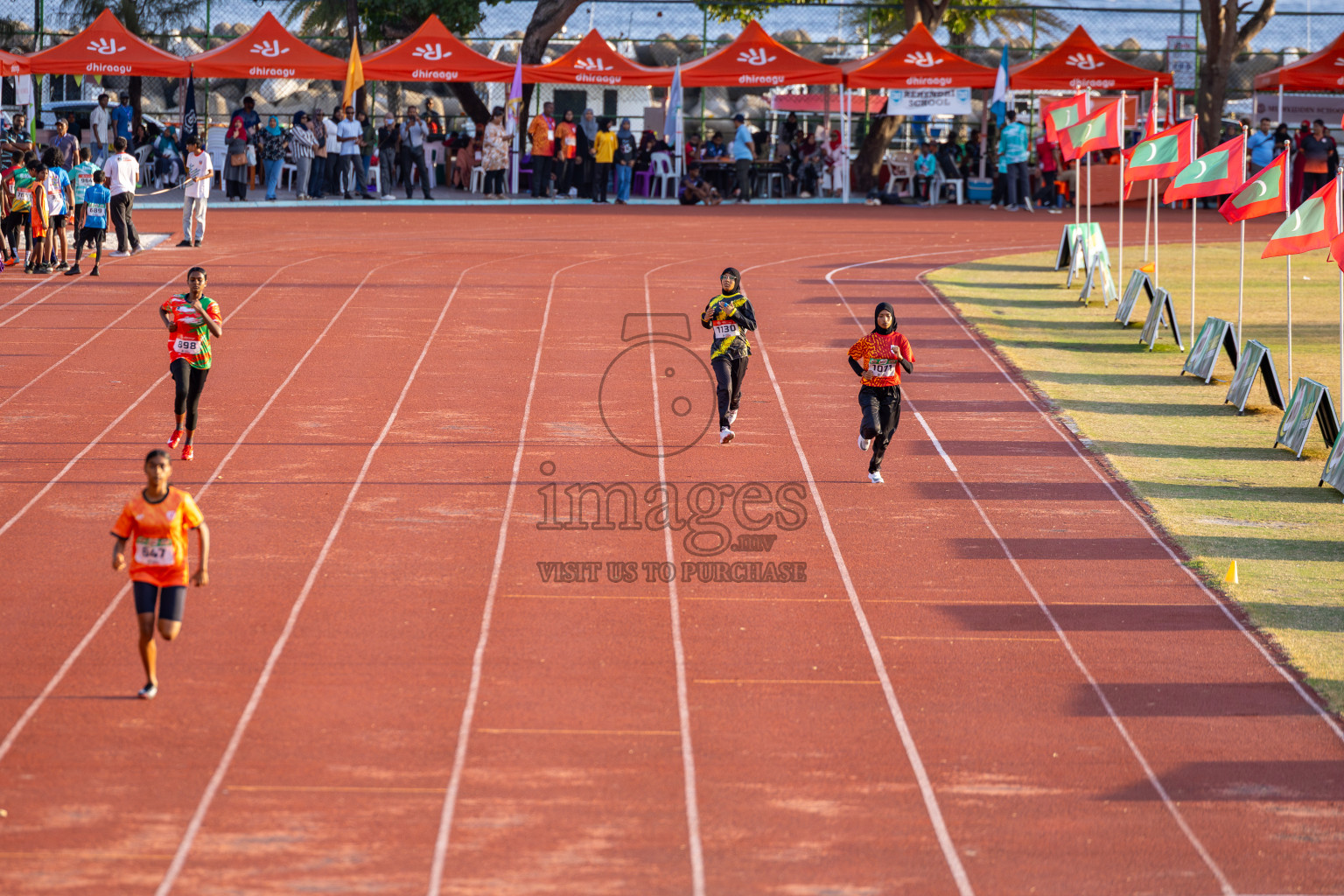 Day 1 of Inter-school Athletics Championship 2025 held in Ekuveni Synthetic Track, Male', Maldives on Monday, 06th October 2025. Photos by: Ismail Thoriq / Images.mv