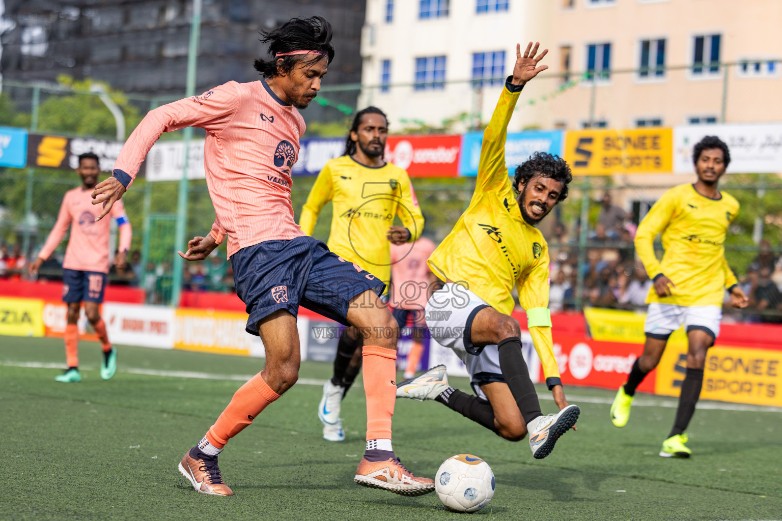 GDh Vaadhoo vs GDh Gadhdhoo in Day 12 of Golden Futsal Challenge 2025 was held on Thursday, 16th January 2025, in Hulhumale', Maldives Photos: Ismail Thoriq / images.mv