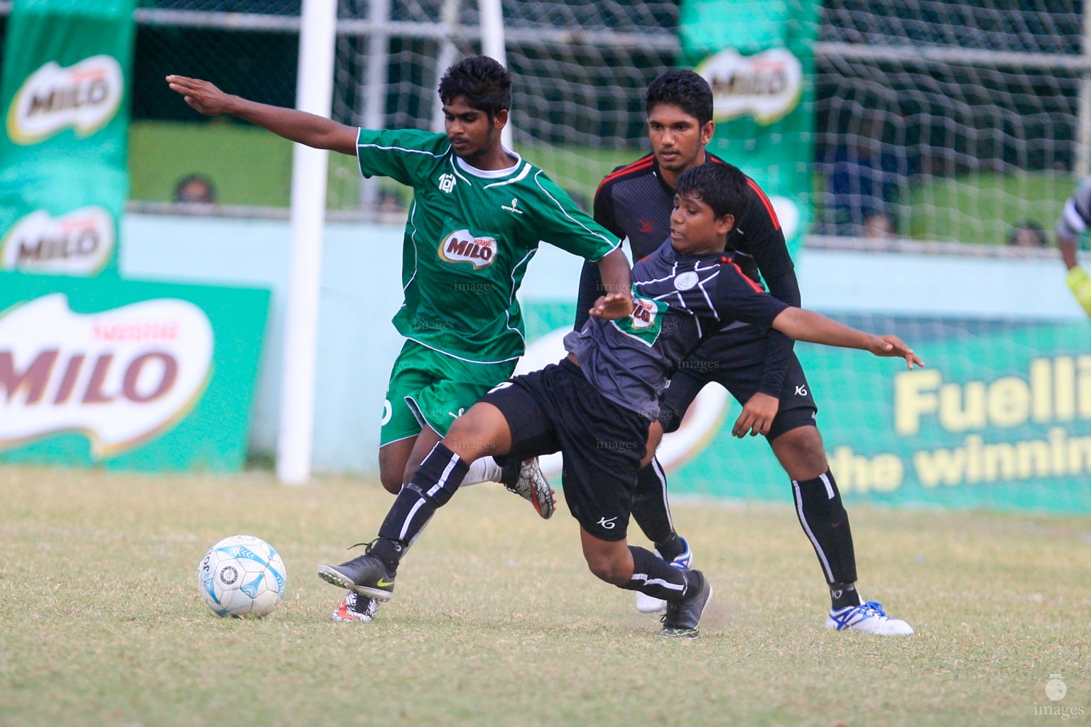 Dhaalu Atoll Education Center vs Ahmadiyya International School in Interschool Football Under 16 tournament in Male', Maldives, Friday, April. 01, 2016.(Images.mv Photo/ Hussain Sinan).