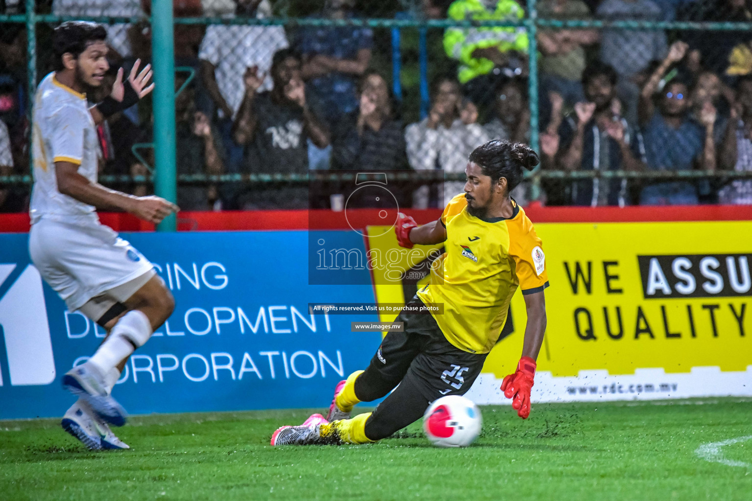 Team Fenaka vs Team Civil Court in Club Maldives Cup 2022 was held in Hulhumale', Maldives on Friday, 14th October 2022. Photos: Nausham Waheed / images.mv